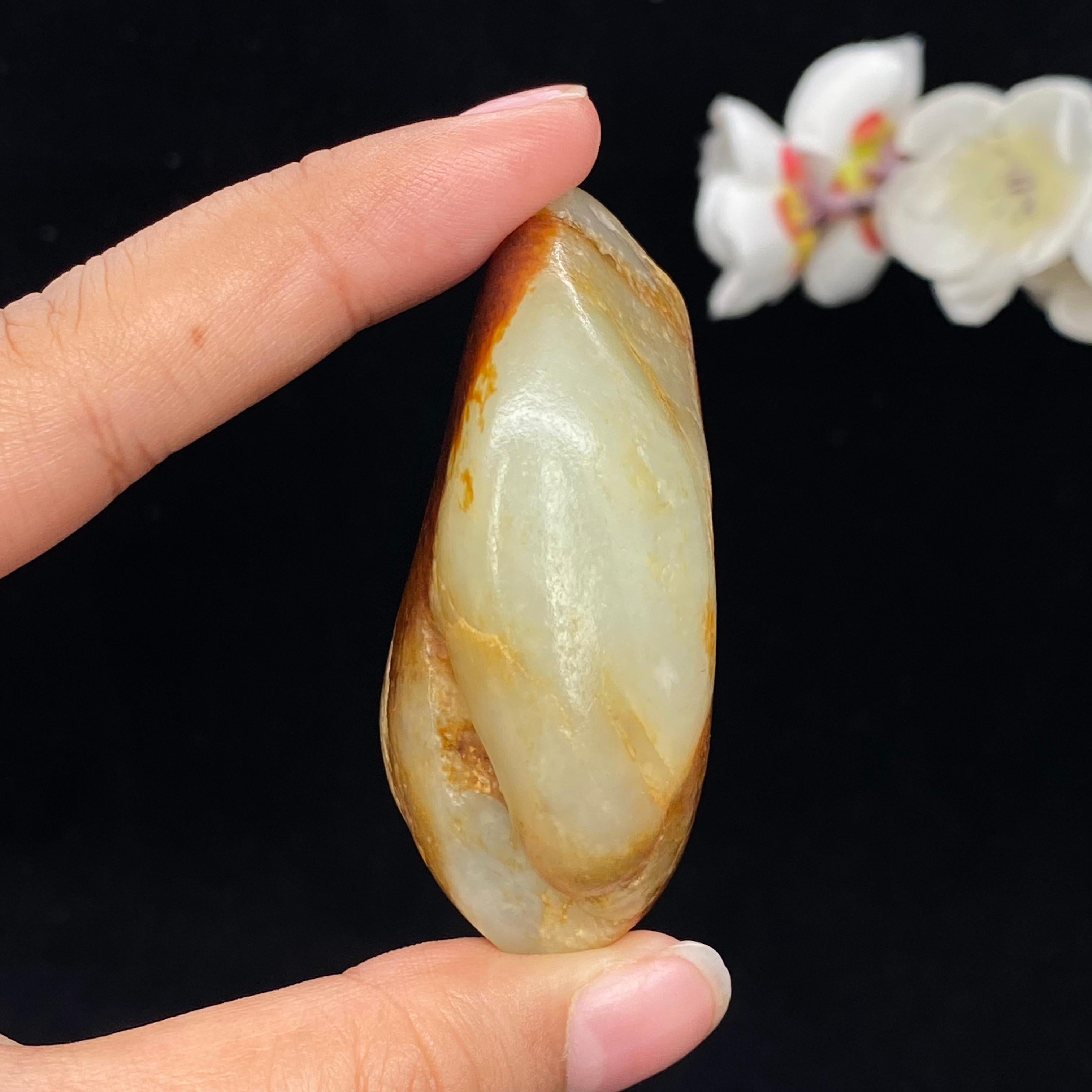 和田玉聚红皮籽料手把件（66.2g）