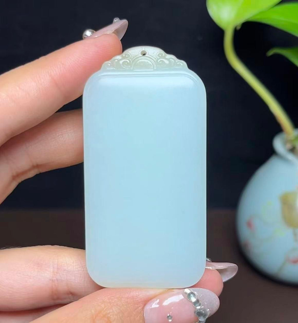 新疆和田玉且末料羊脂玉平安无事牌（51.8g）