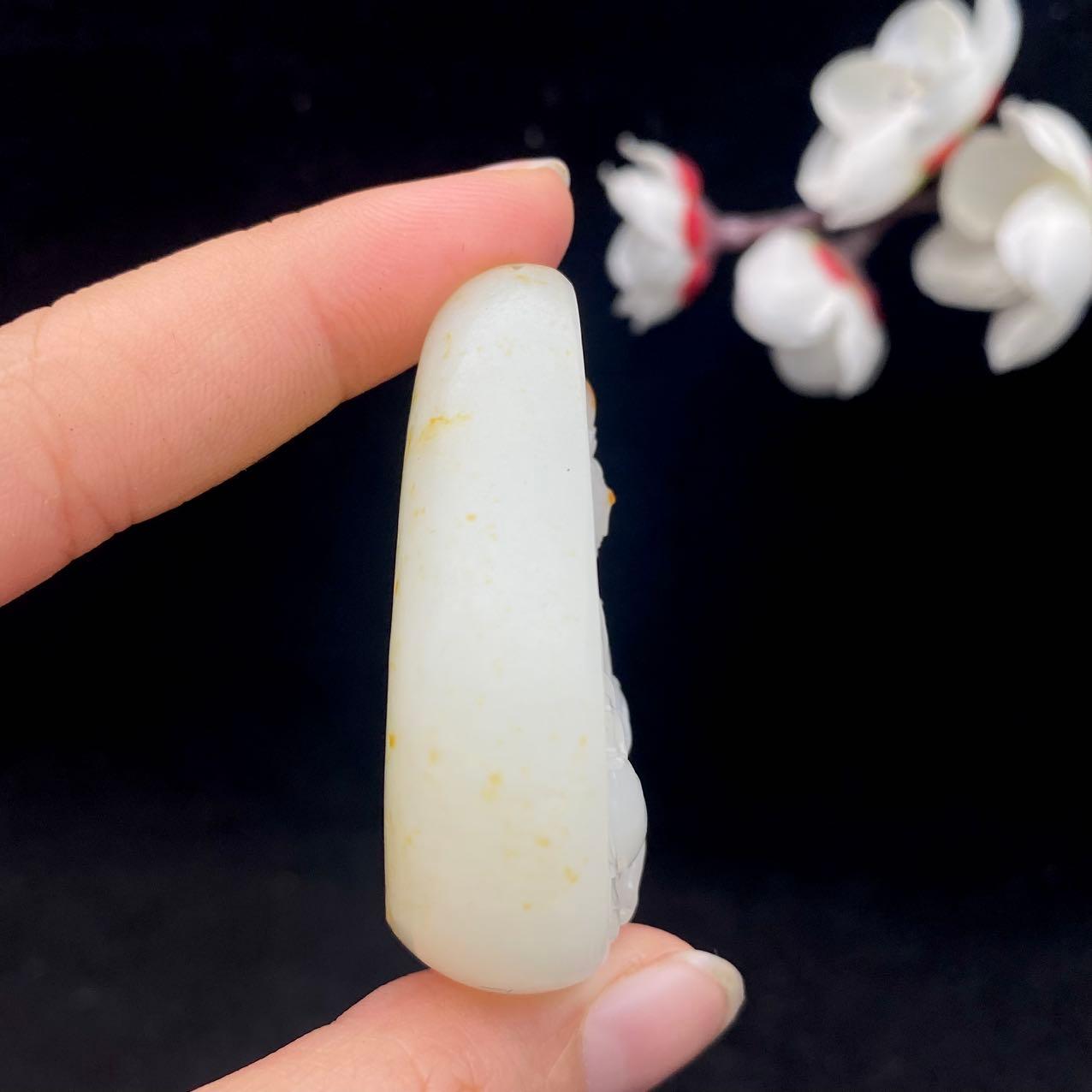 和田玉白玉籽料【观音】挂件（52.9g）