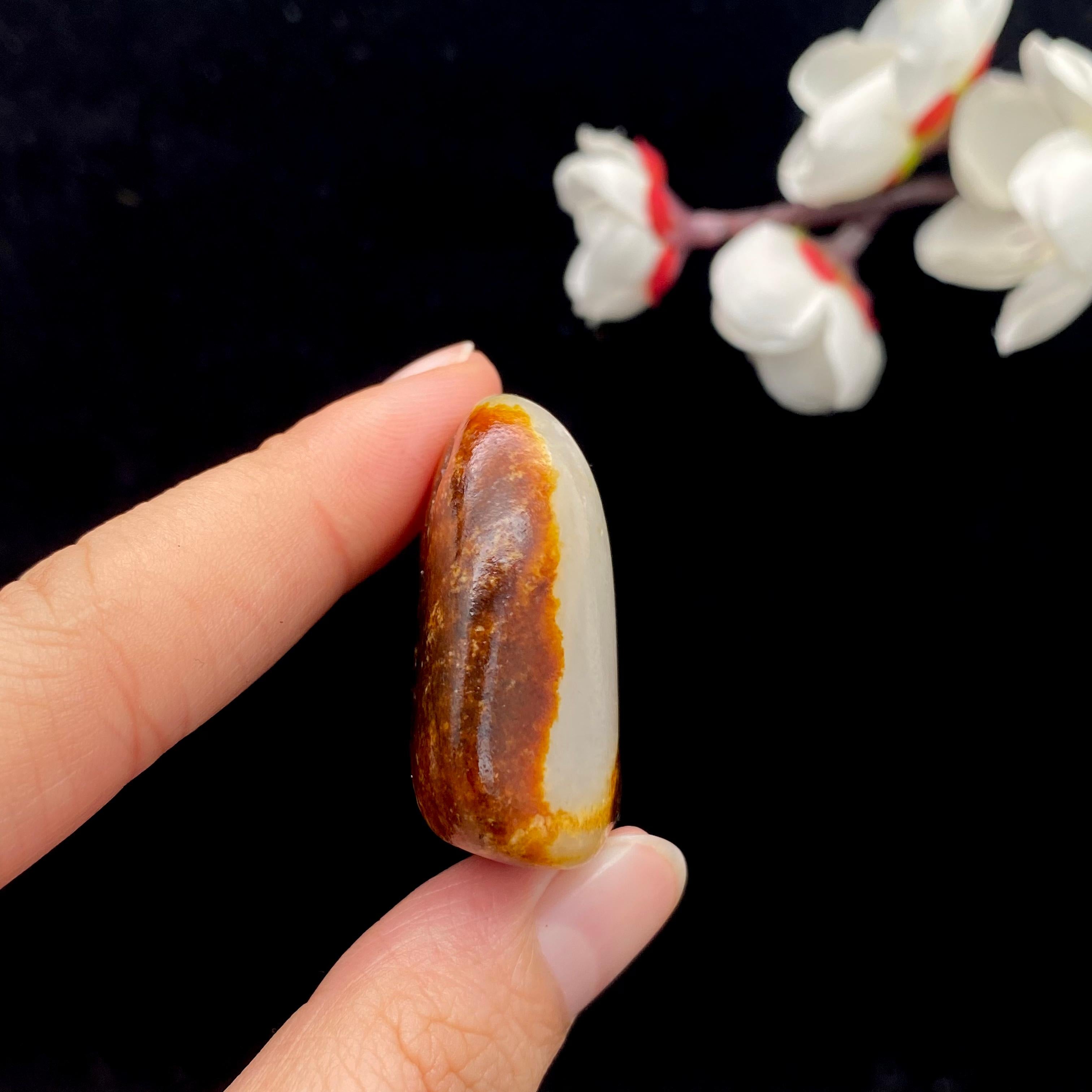 和田玉聚红皮籽料原石（30.3g）