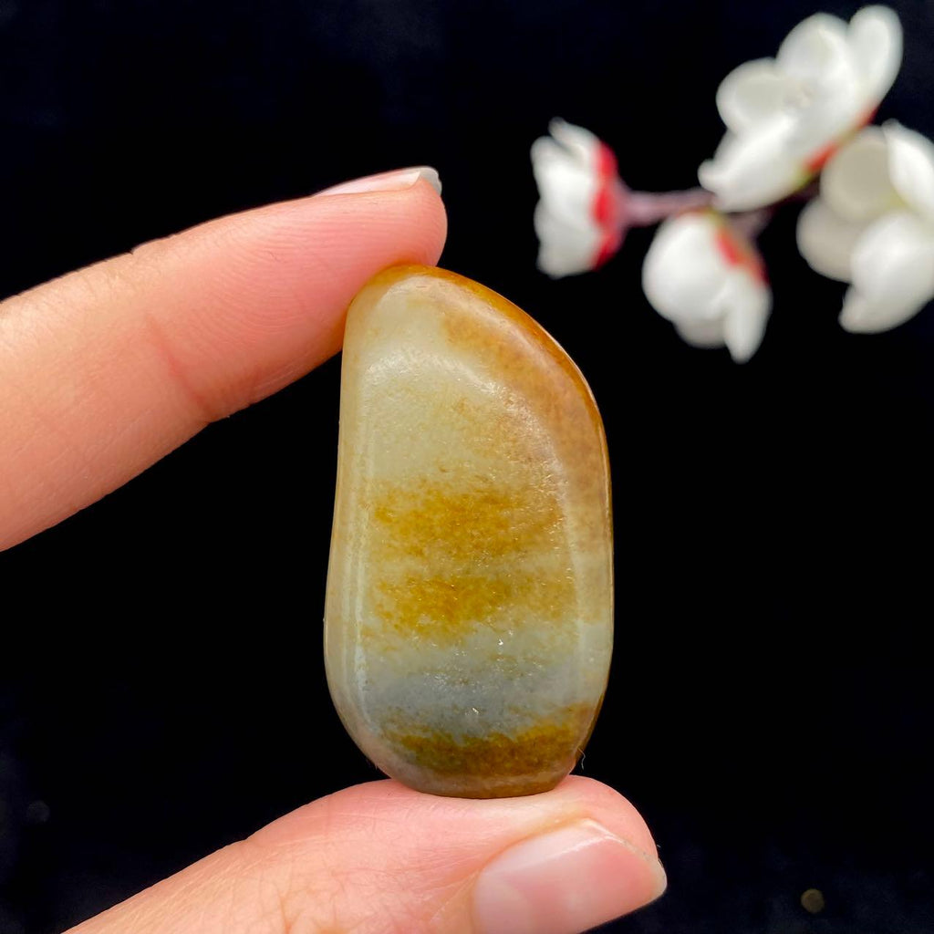 和田玉聚黄皮青花底籽料挂件（19.8g）