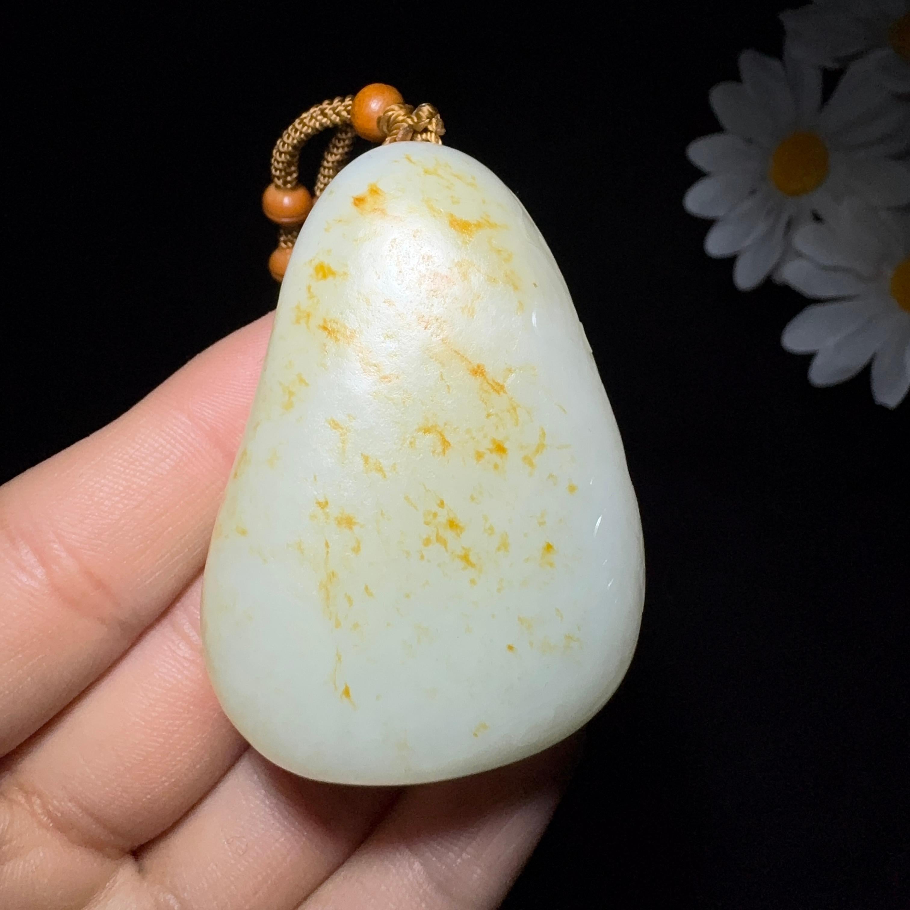 和田玉籽料羊脂白玉观音（85.1g）