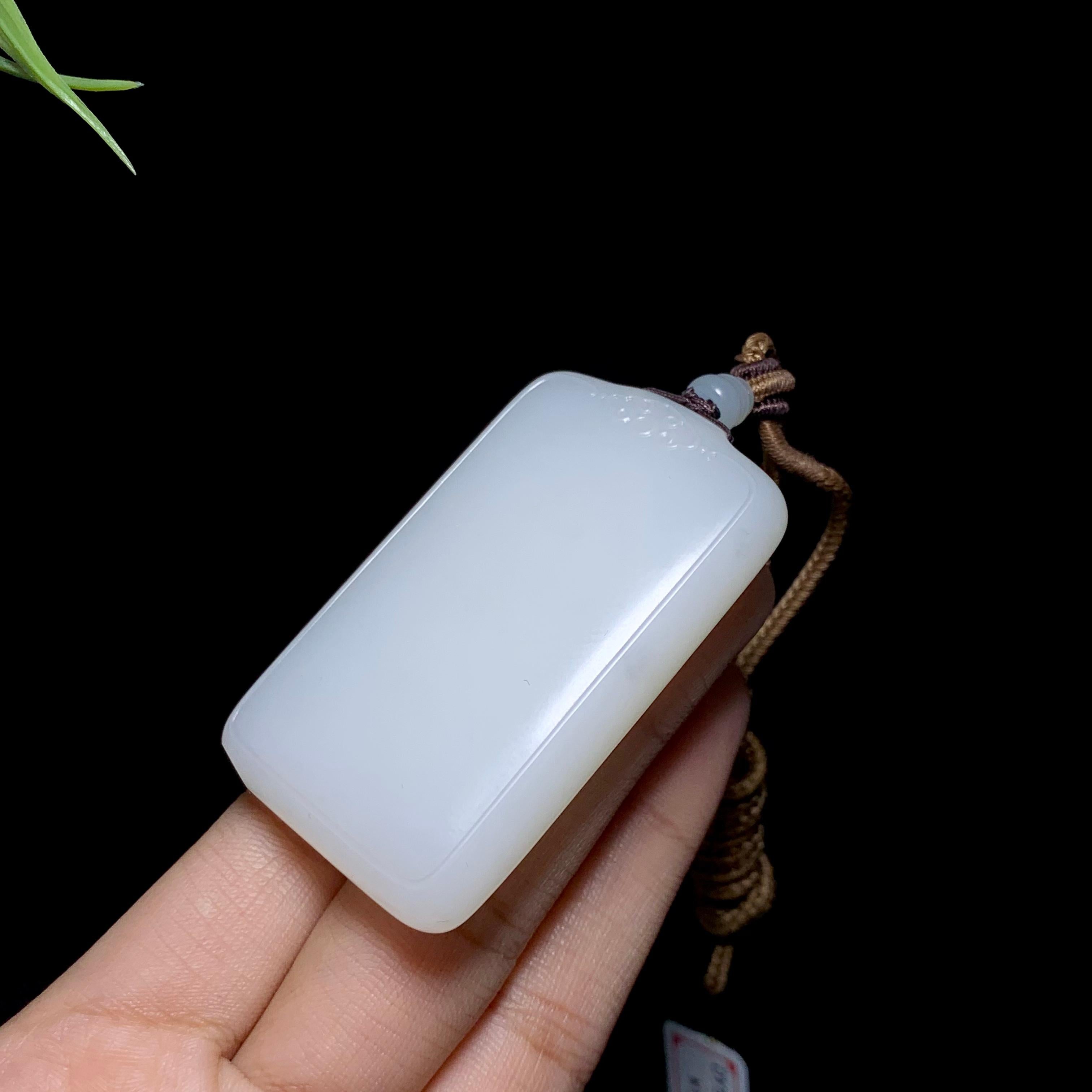 高品质和田羊脂白玉无事牌（51.5g）