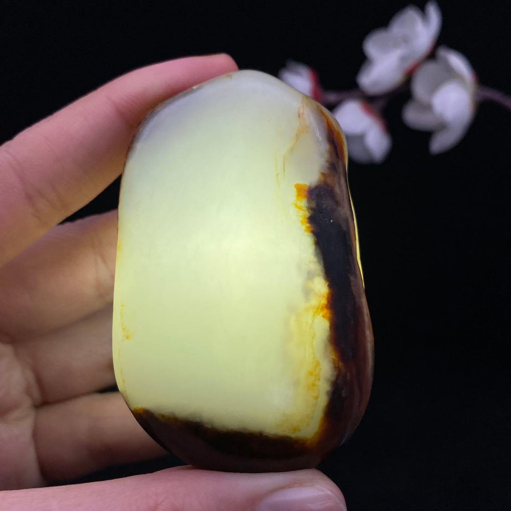 和田玉聚红皮籽料手把件（91.3g）