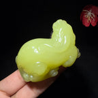 和田玉黄口料貔貅手把件（102.0g）