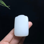 和田山料羊脂白玉无事牌（48.0g）
