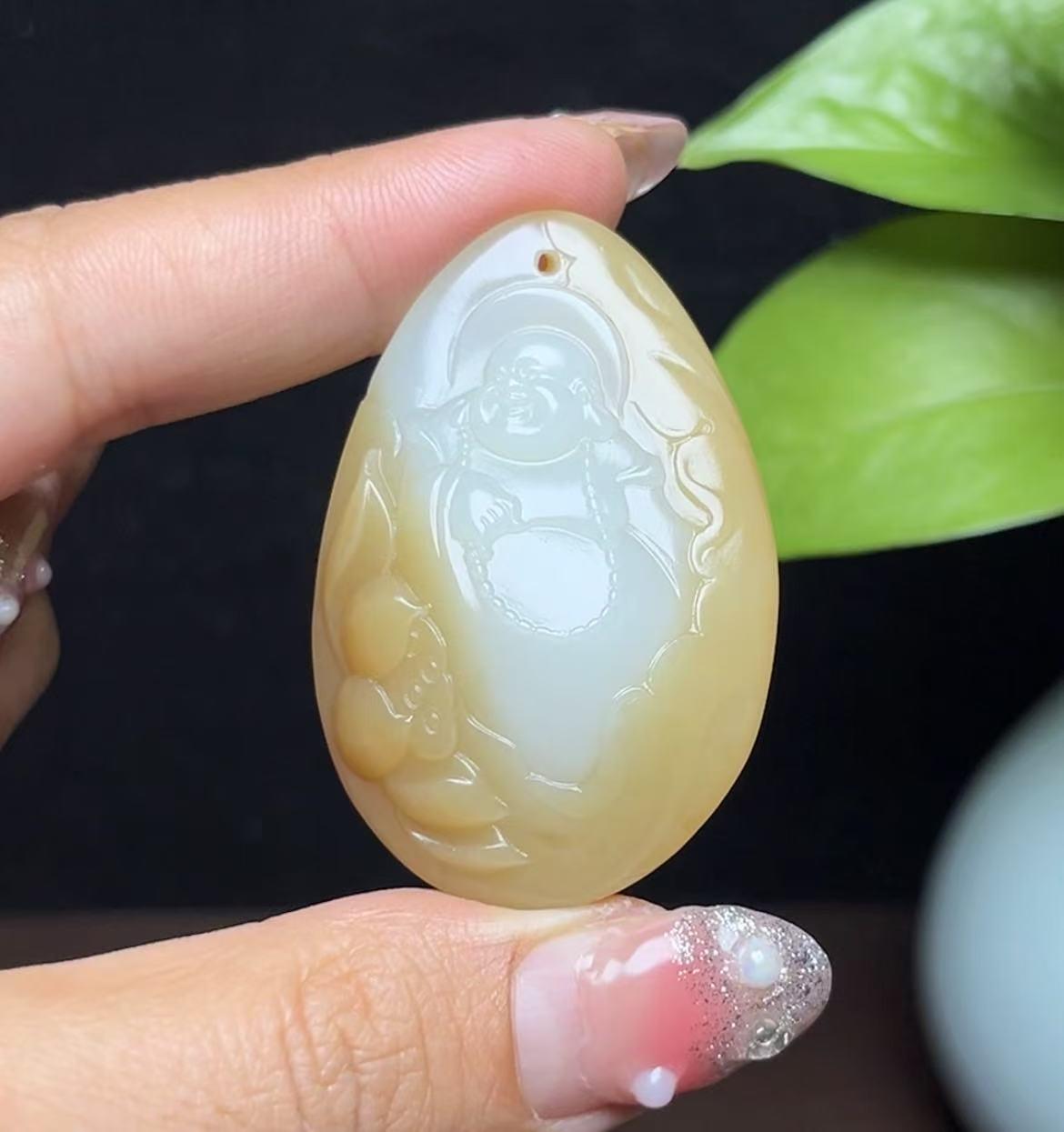 新疆和田玉且末糖羊脂玉佛公（27.2g）