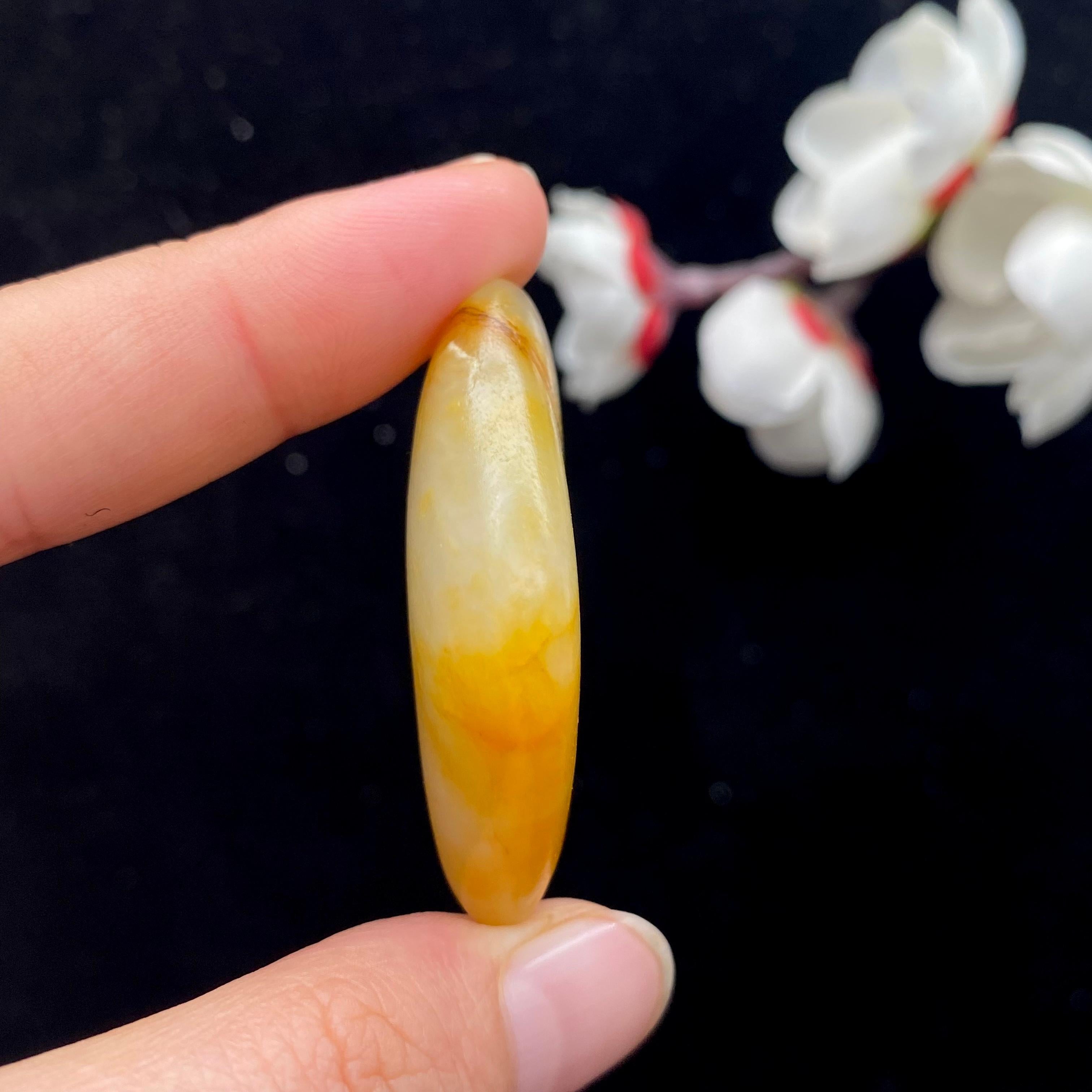 和田玉黄皮籽料挂件（19.1g）