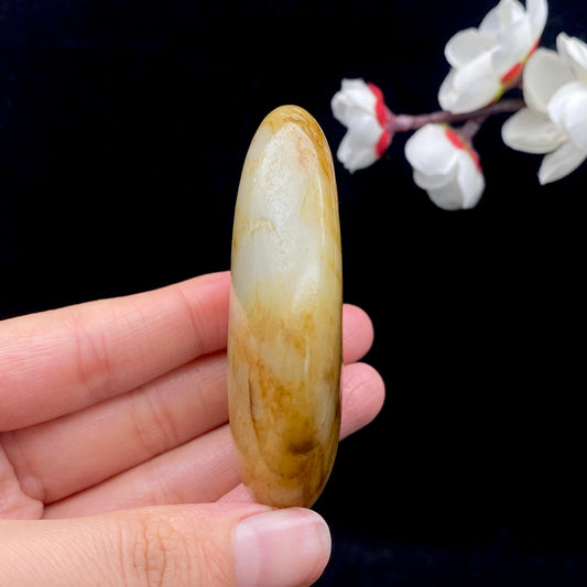 和田玉黄皮籽料原石（98.8g）