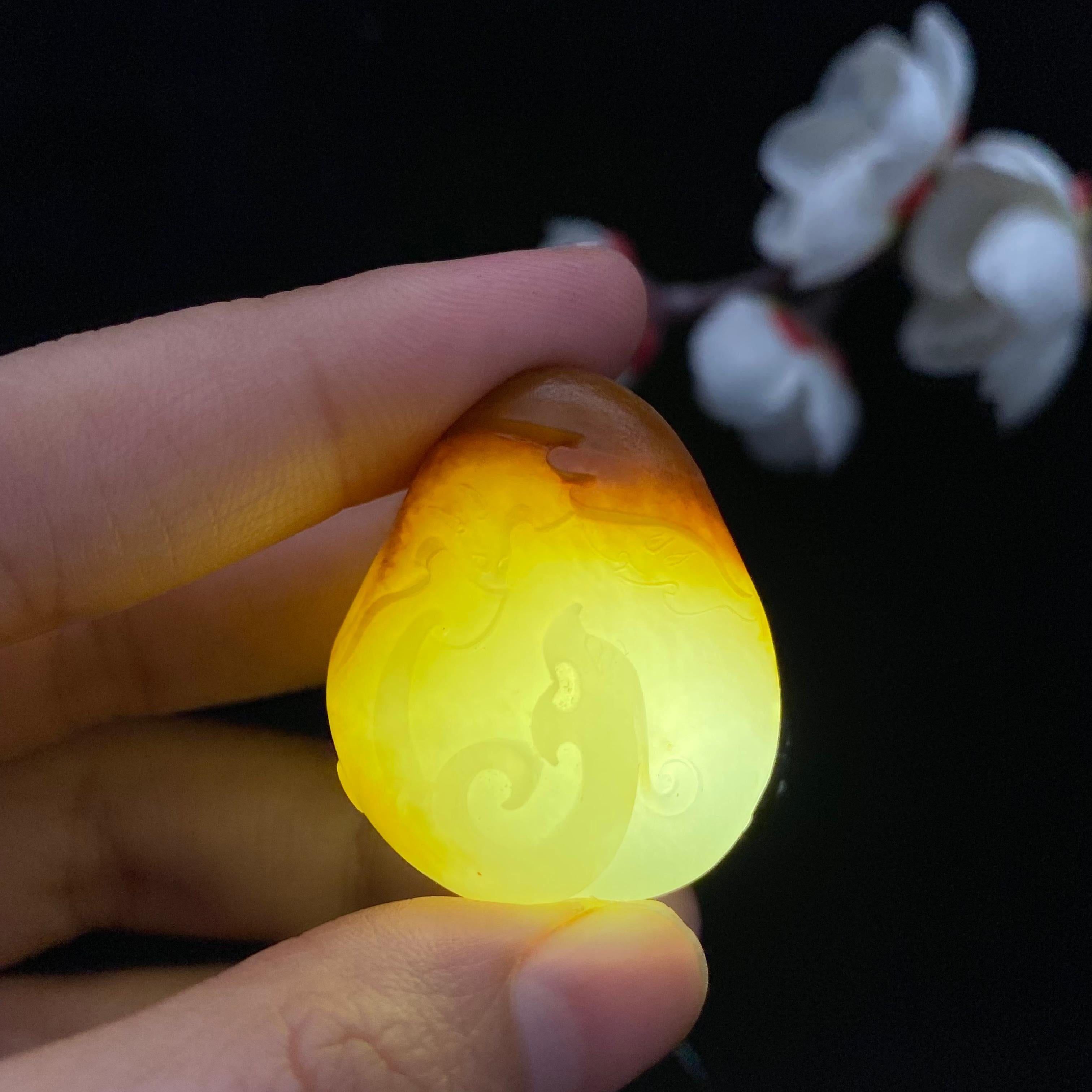和田玉-聚黄皮籽料【仿古螭龙】挂件（19.5g）