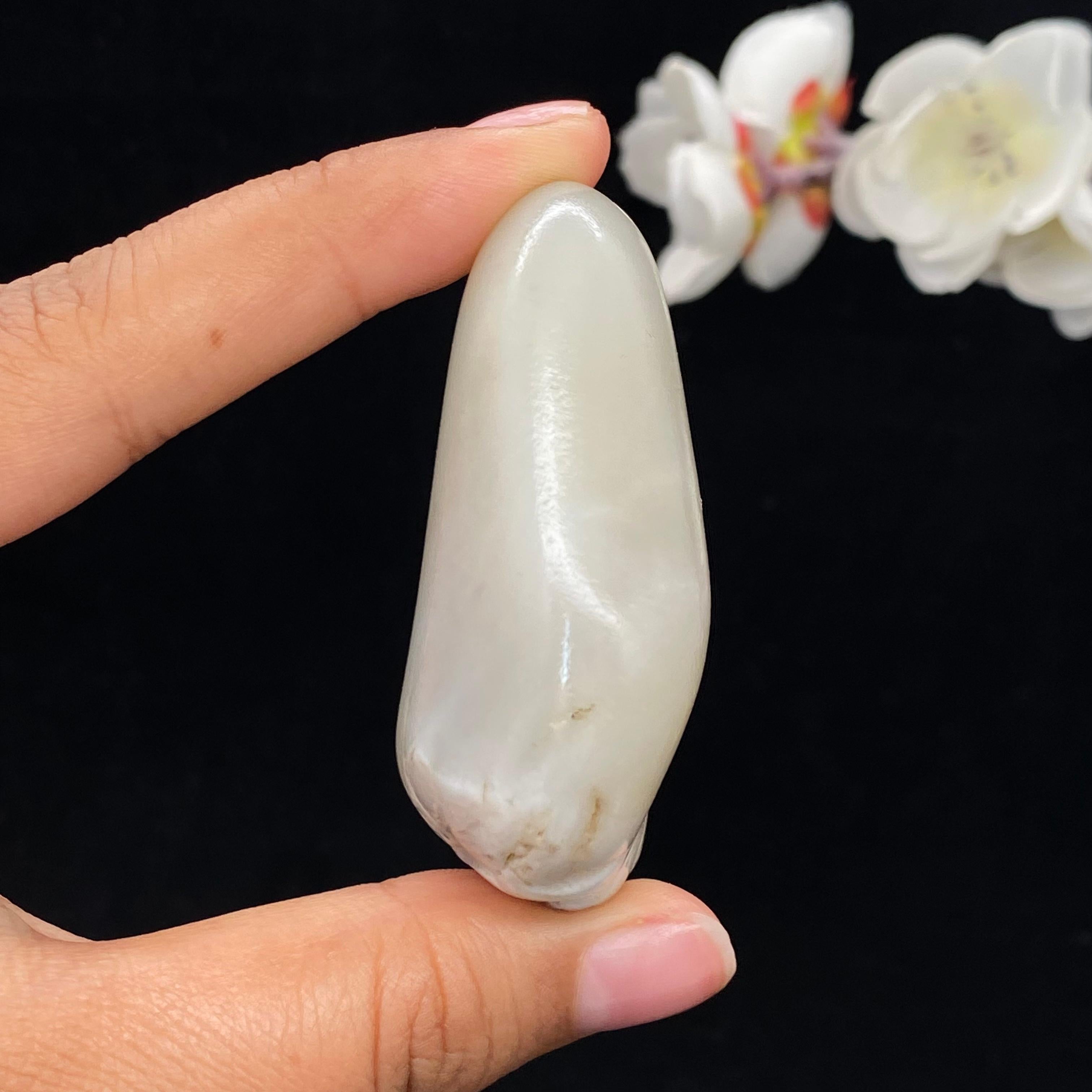 和田玉白玉籽料手把件（80.8g）