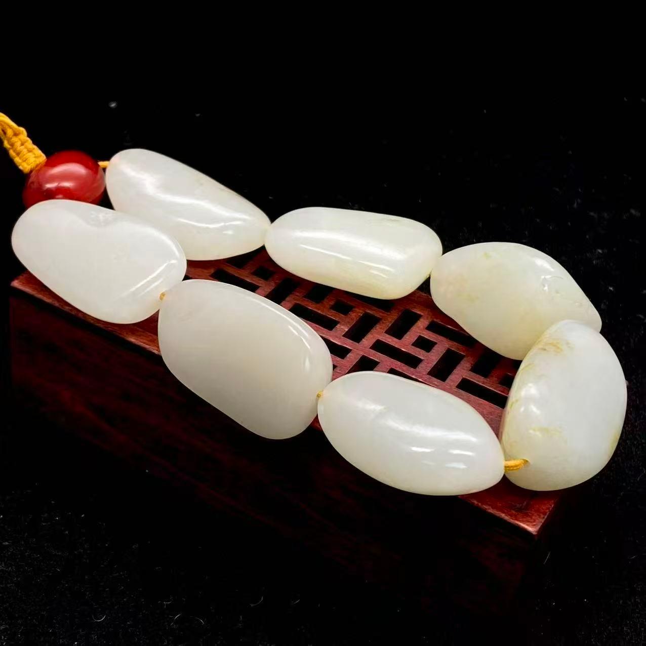 和田玉洒金皮籽料【精品手串】（94.8g）
