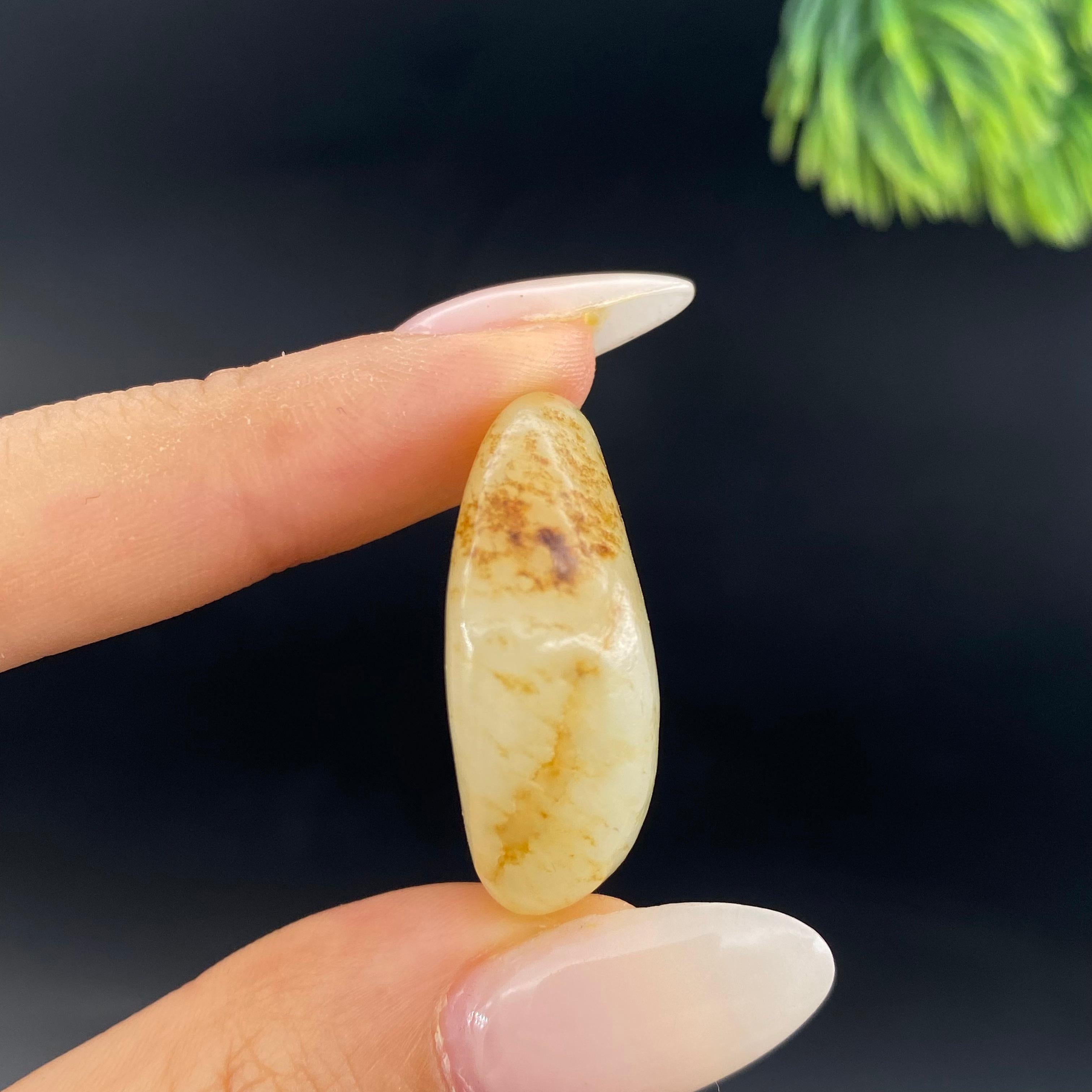 【超值推荐】和田玉洒金皮籽料（10.84g）
