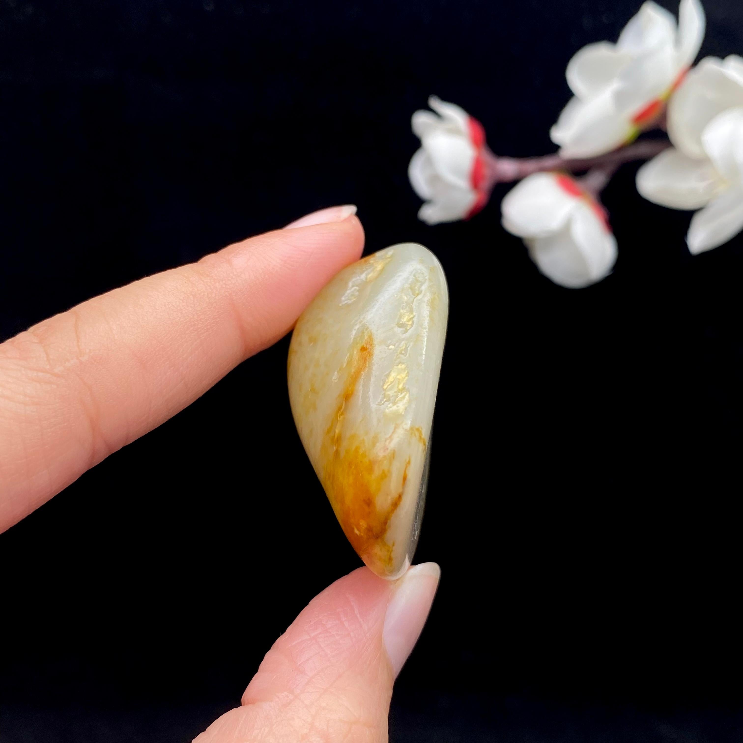 和田玉洒金皮籽料原石（33.1g）