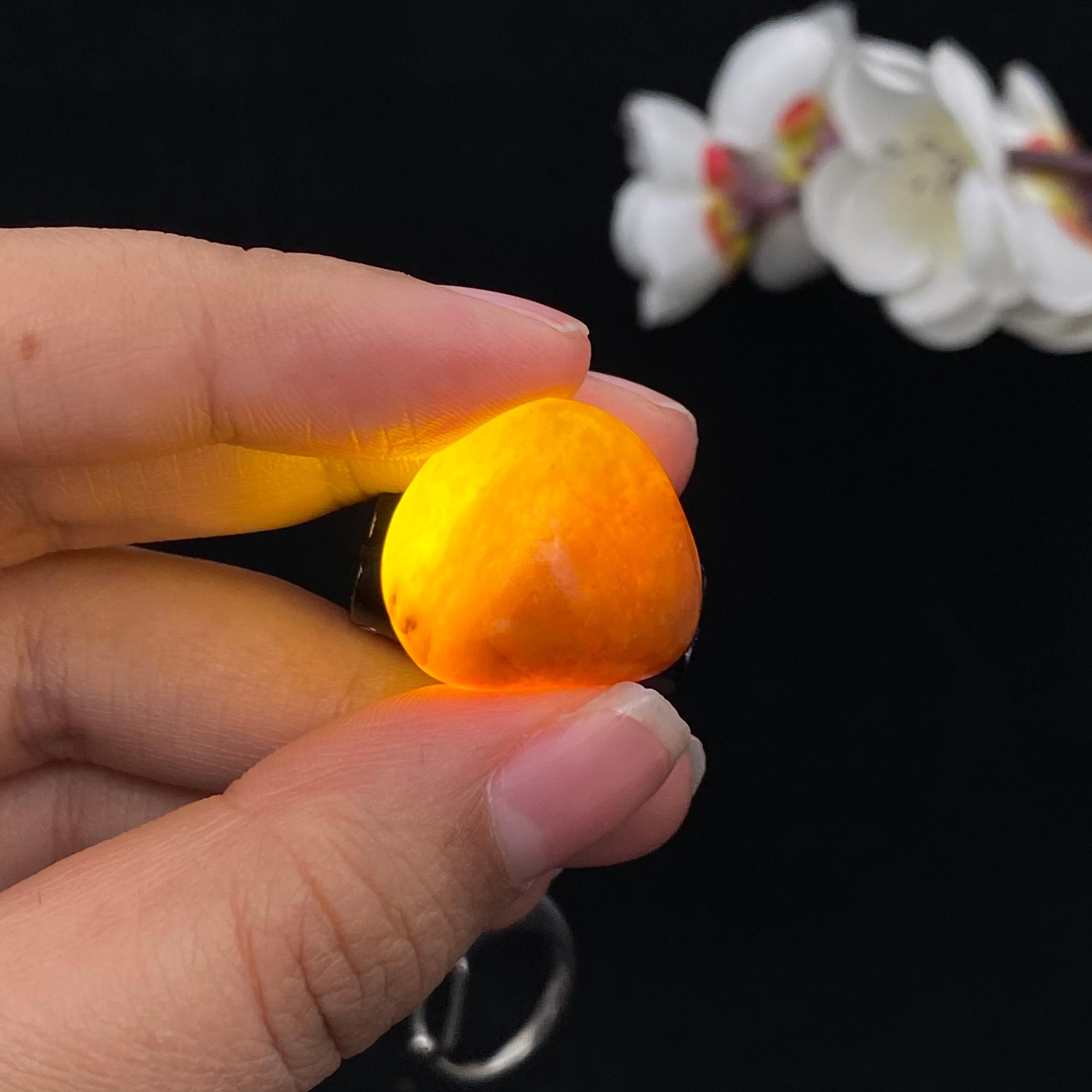 和田玉聚黄皮籽料吊坠籽（7.8g）