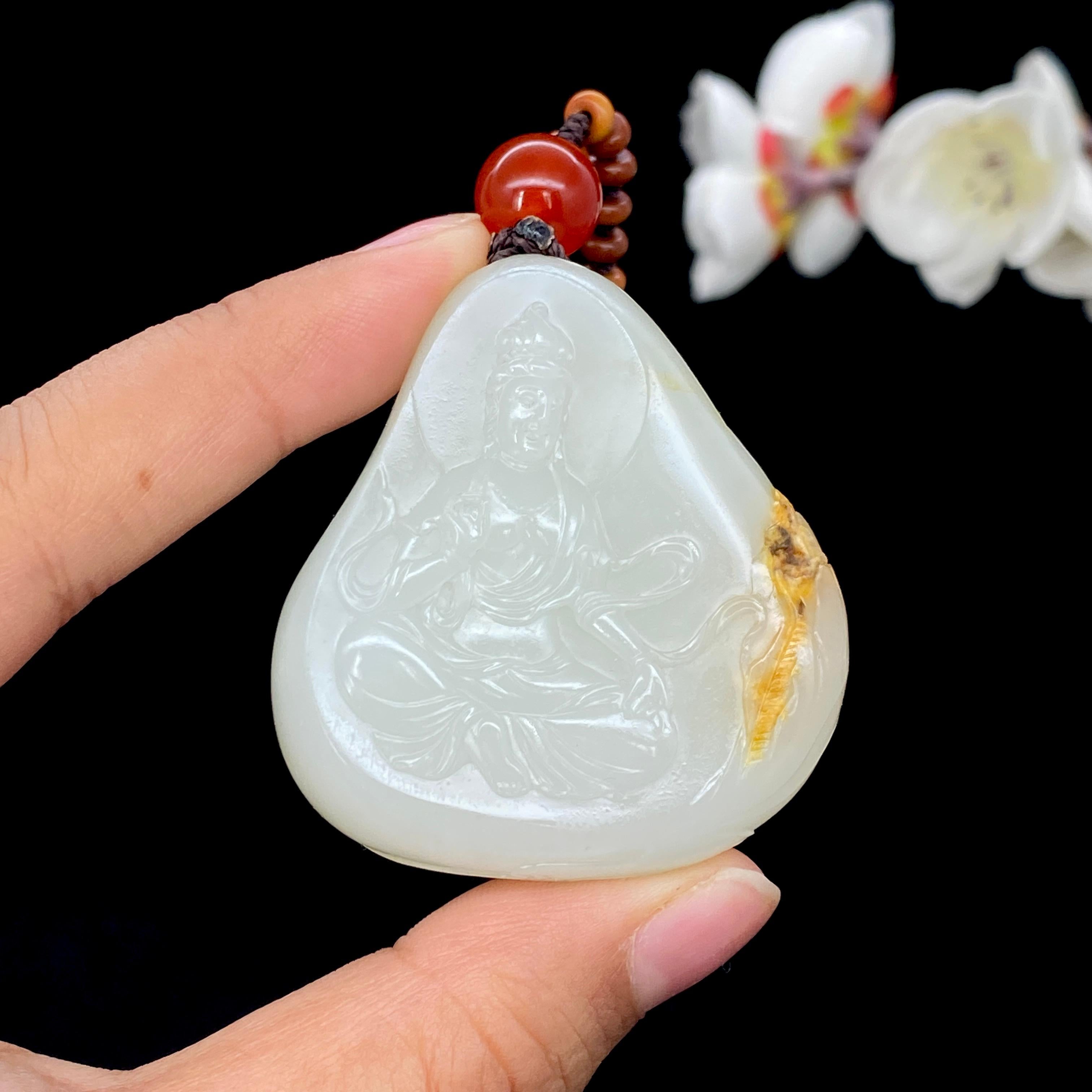 和田玉白玉籽料【坐观音】挂件（67.3g）