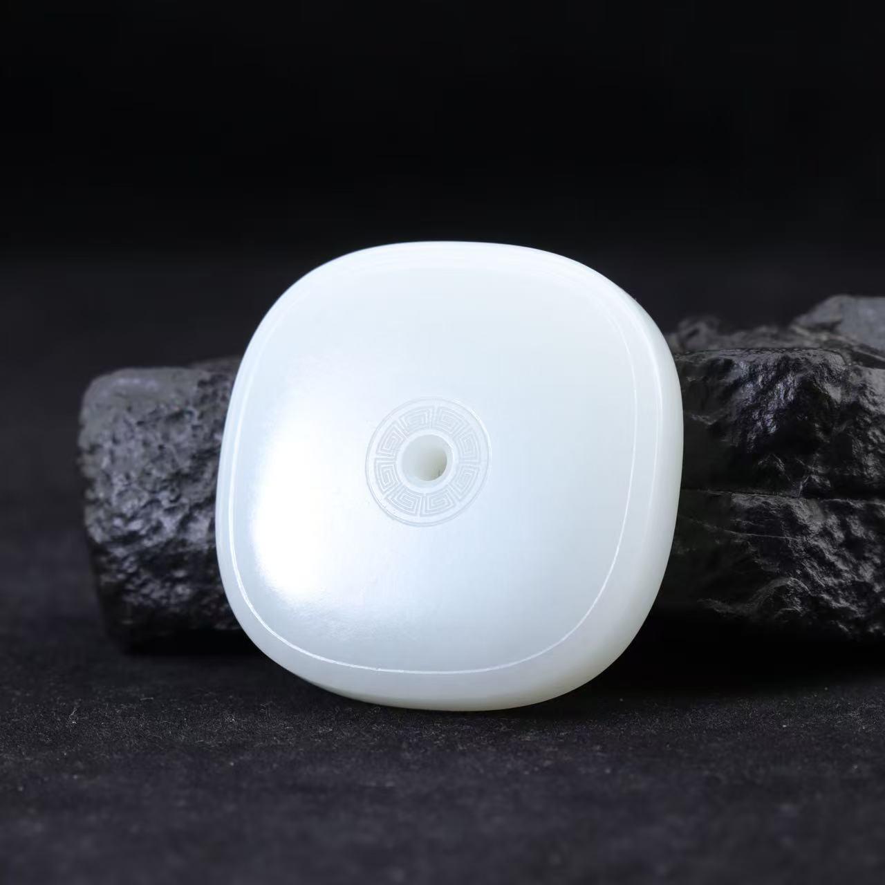 和田玉白玉大平安扣（68.6g）