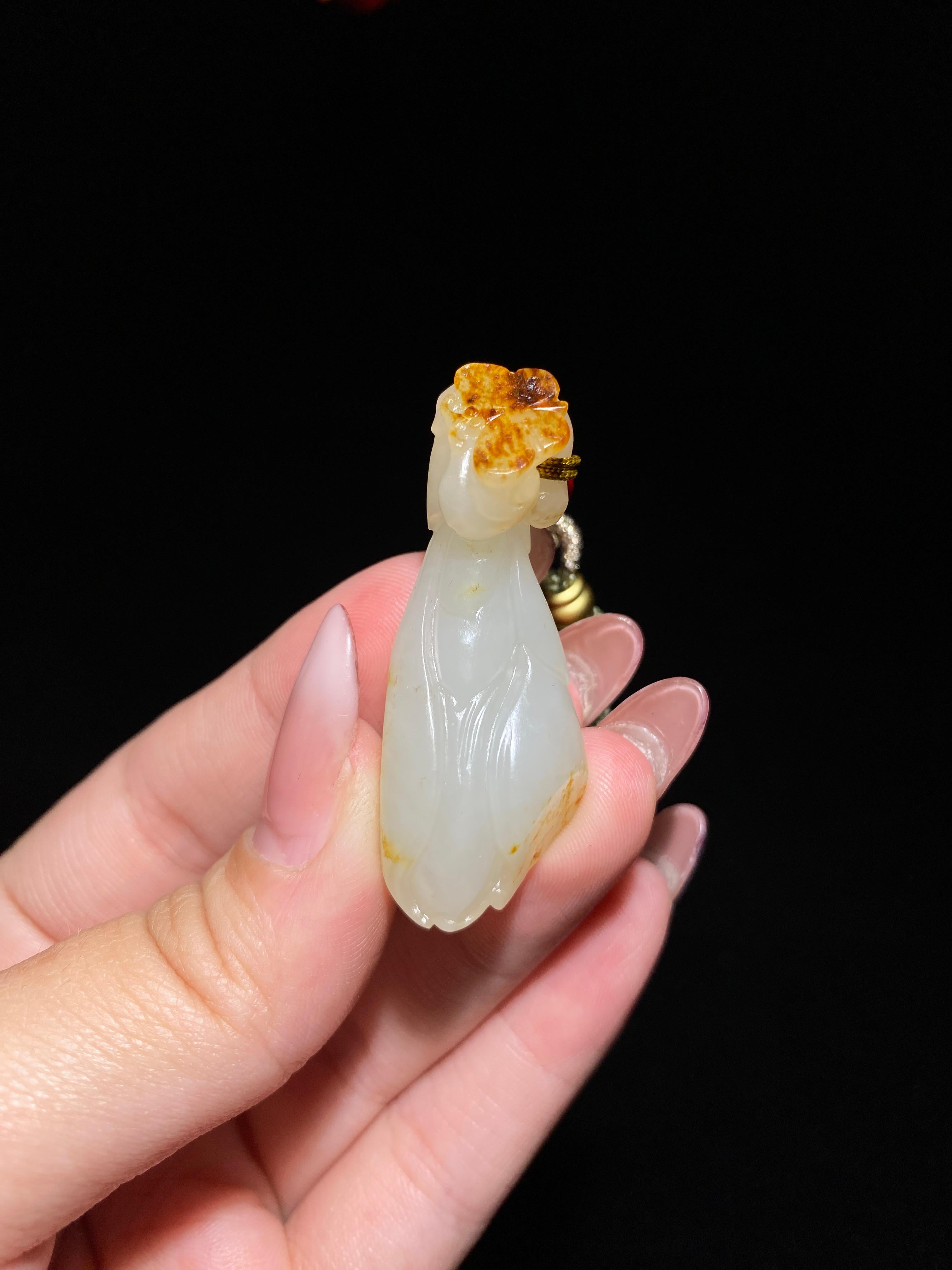 和田玉籽料玉兰花挂件（15.0g）
