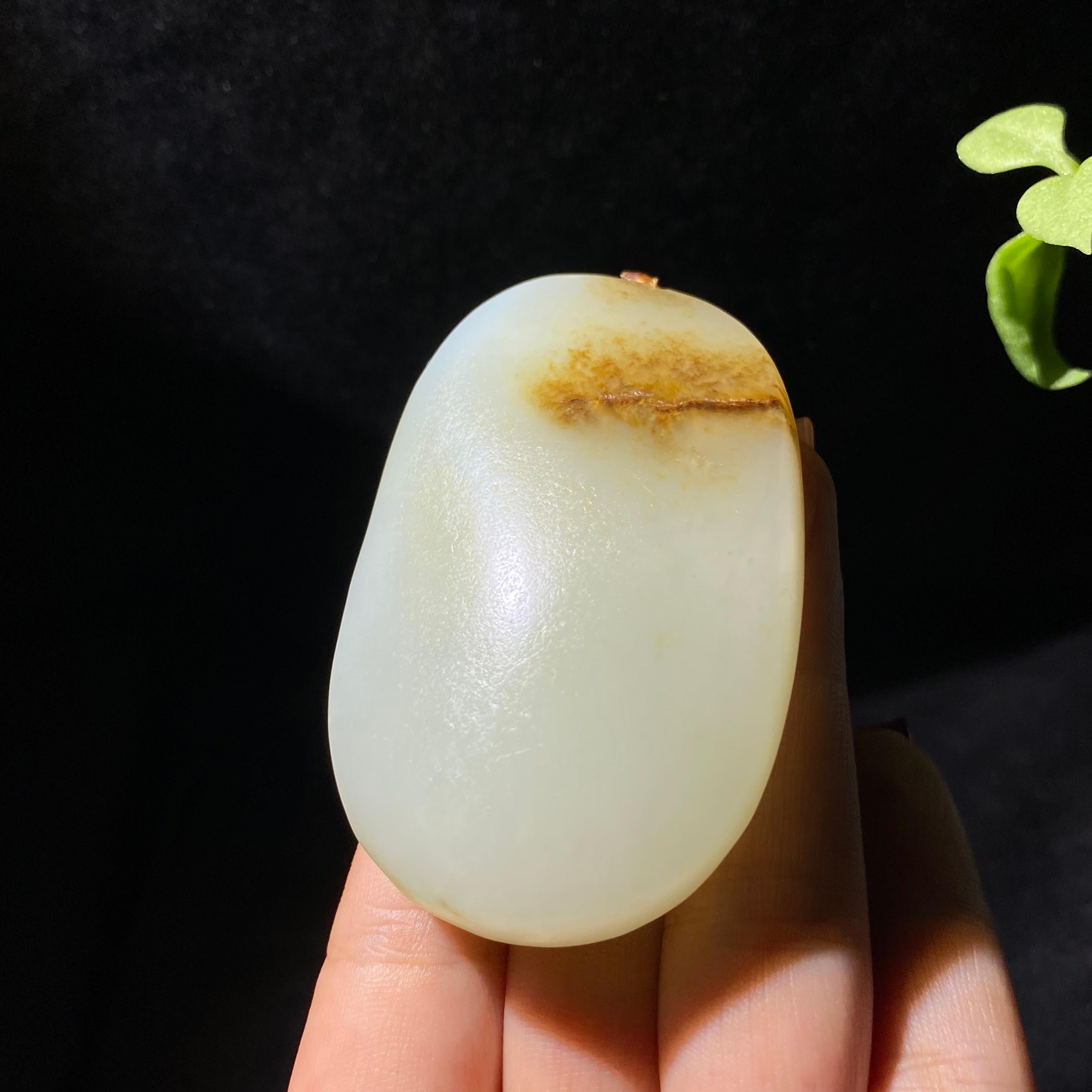 和田秋梨皮白玉籽料观音挂件（91.5g）