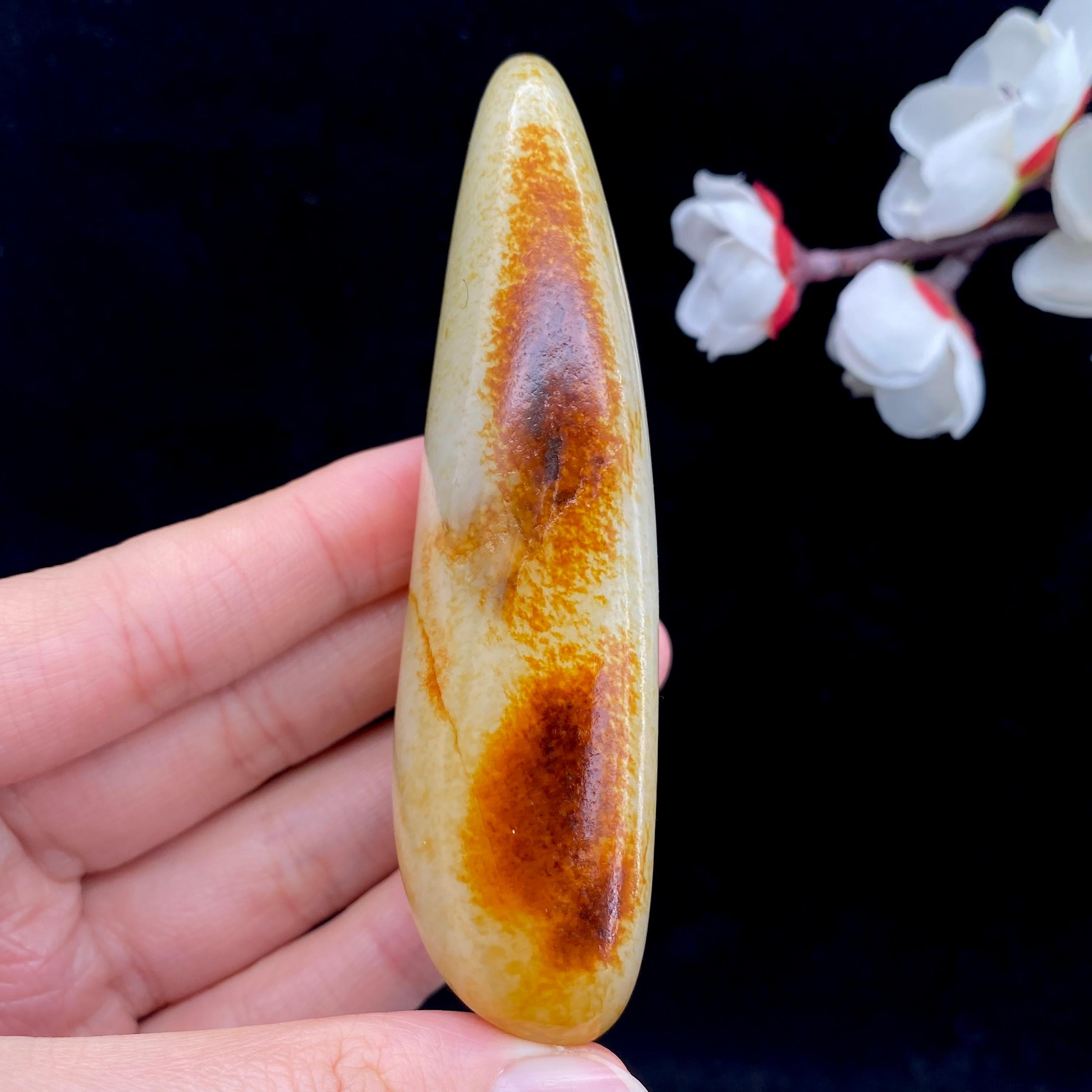和田玉聚红皮籽料手把件（123.3g）