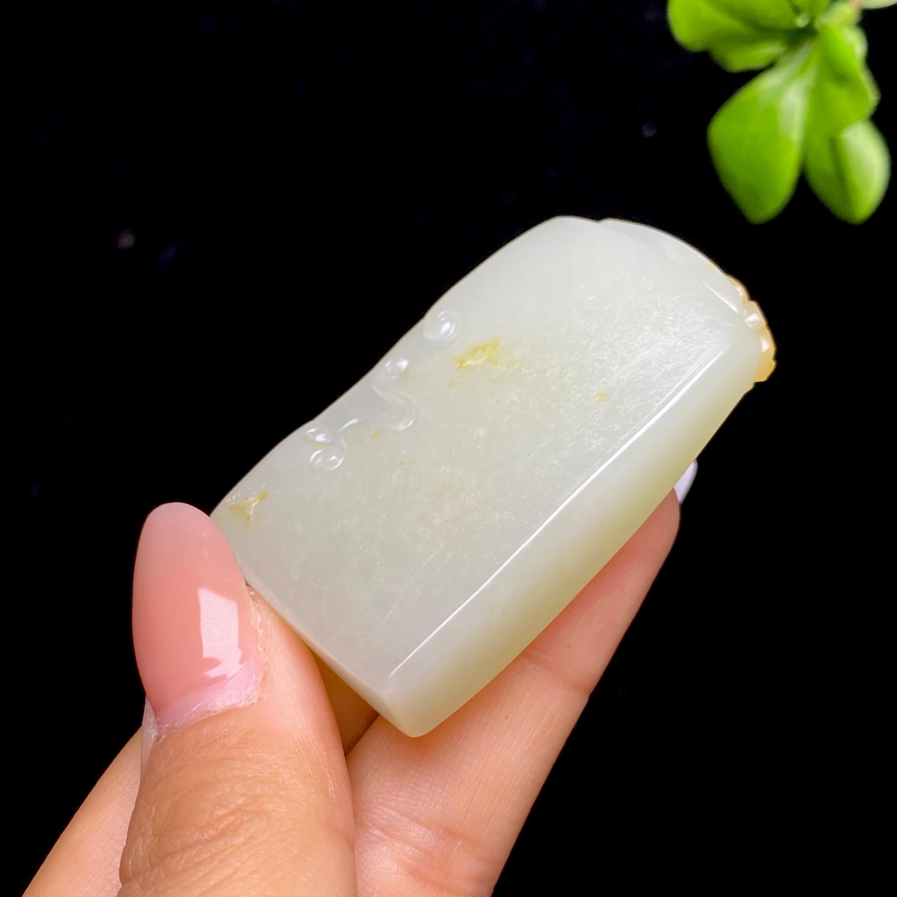 和田玉籽料仿古无事牌（48.5g）