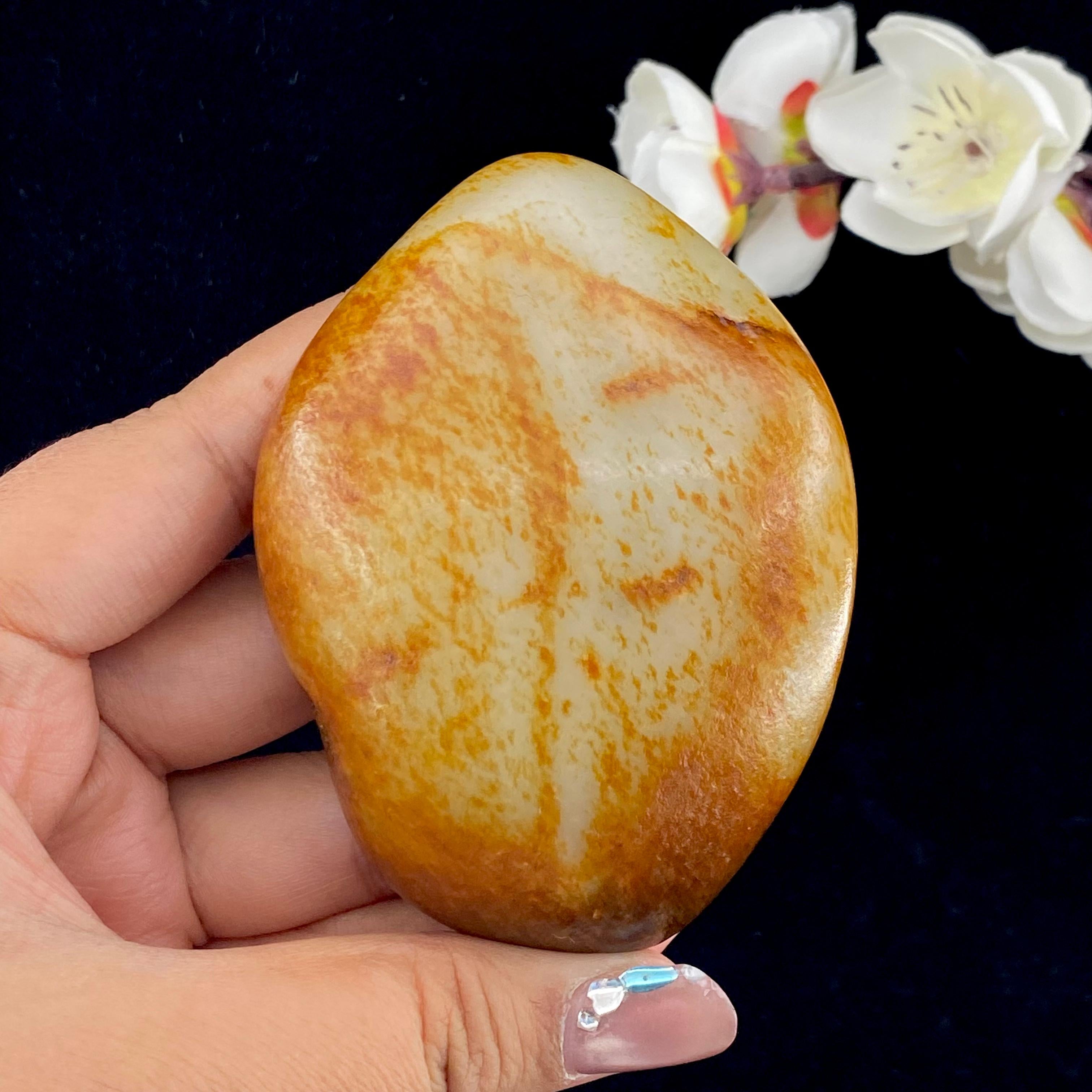 和田玉聚红皮籽料手把件（220.5g）