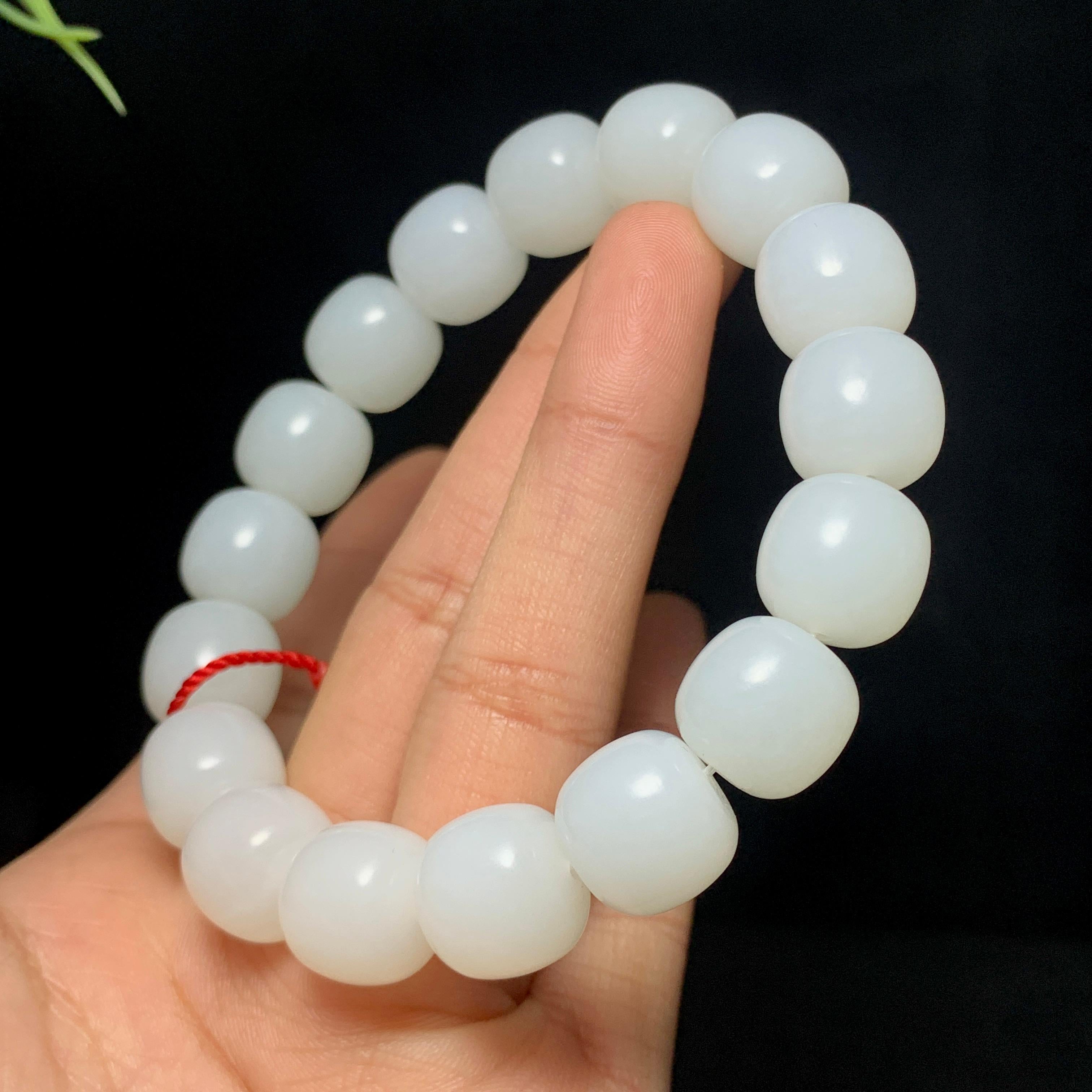 精品和田羊脂白玉老型珠手串（59.2g）