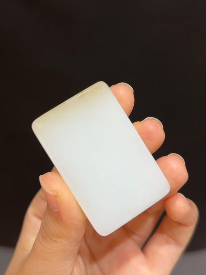 和田玉且末料糖羊脂玉平安无事牌（34.8g）