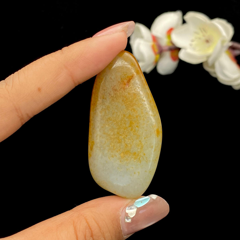 和田玉聚黄皮青花底籽料挂件（34.1g）