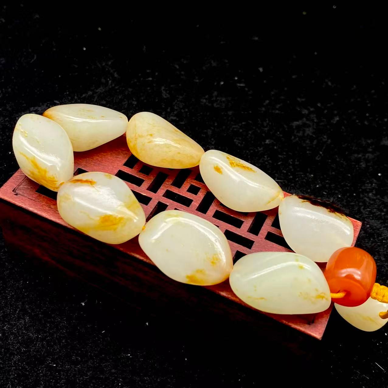 和田玉洒红皮【精品手串】（80g）