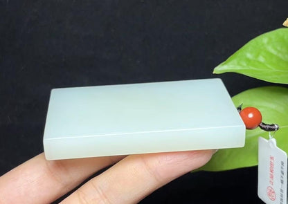 和田玉带翠平安无事牌（79.5g）
