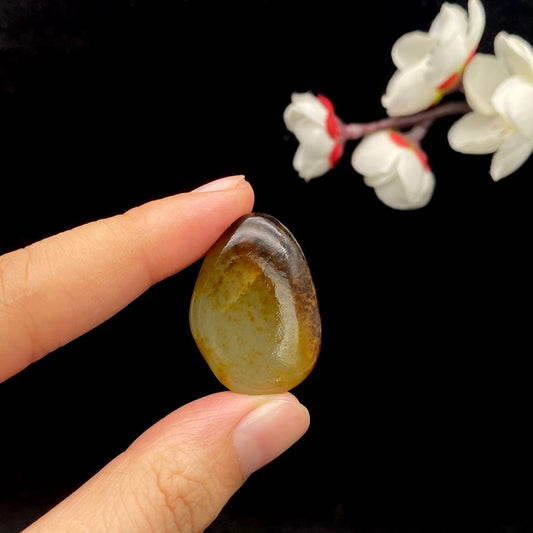 和田玉聚黑皮籽料原石（9.5g）