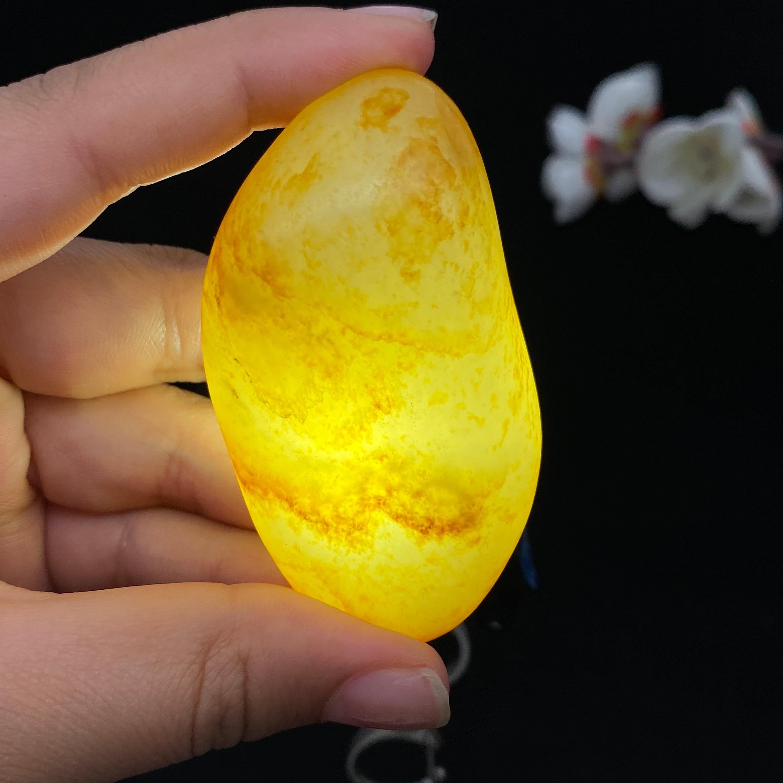 和田玉洒金皮籽料手把件（68.3g）