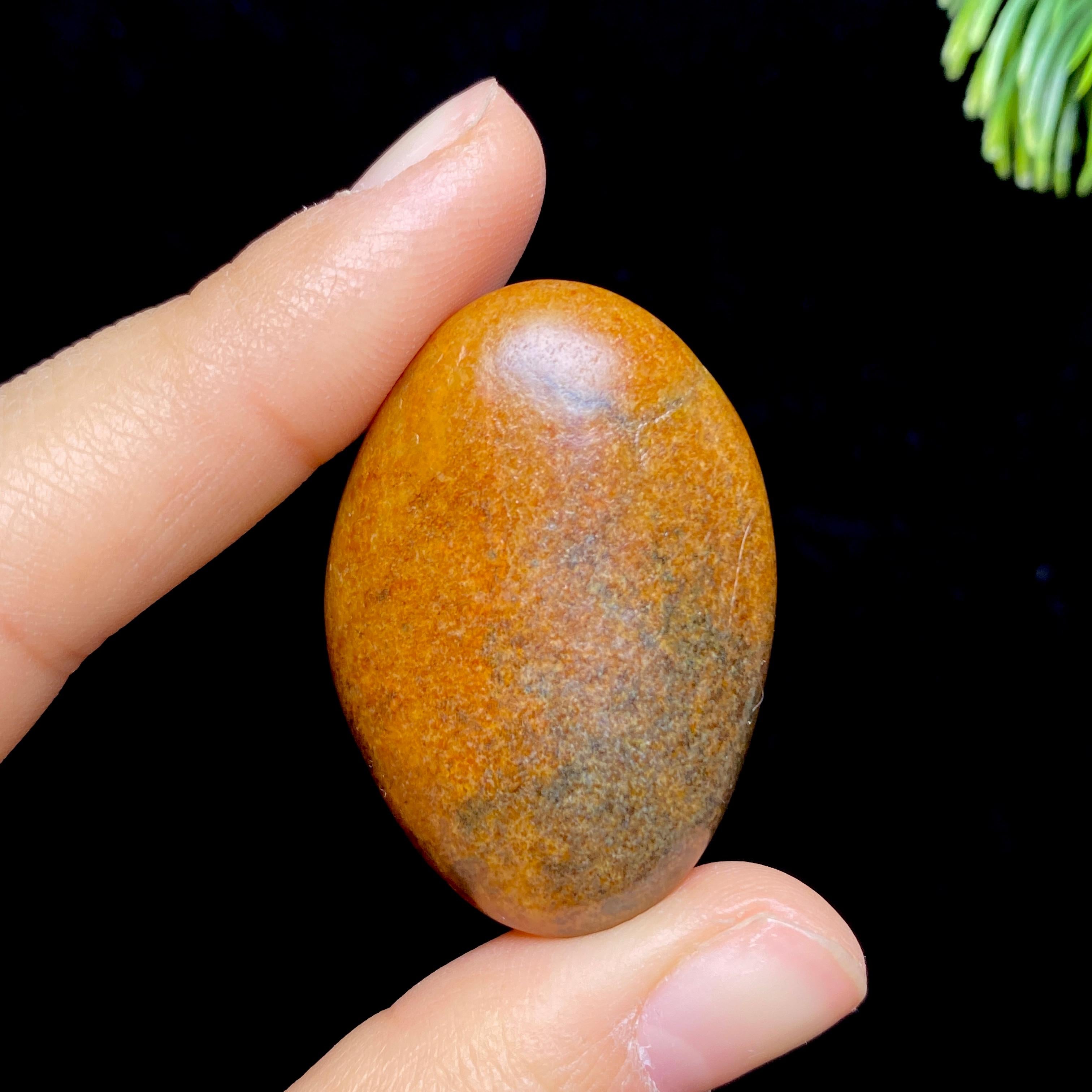 和田玉红沁皮籽料（23.8g）