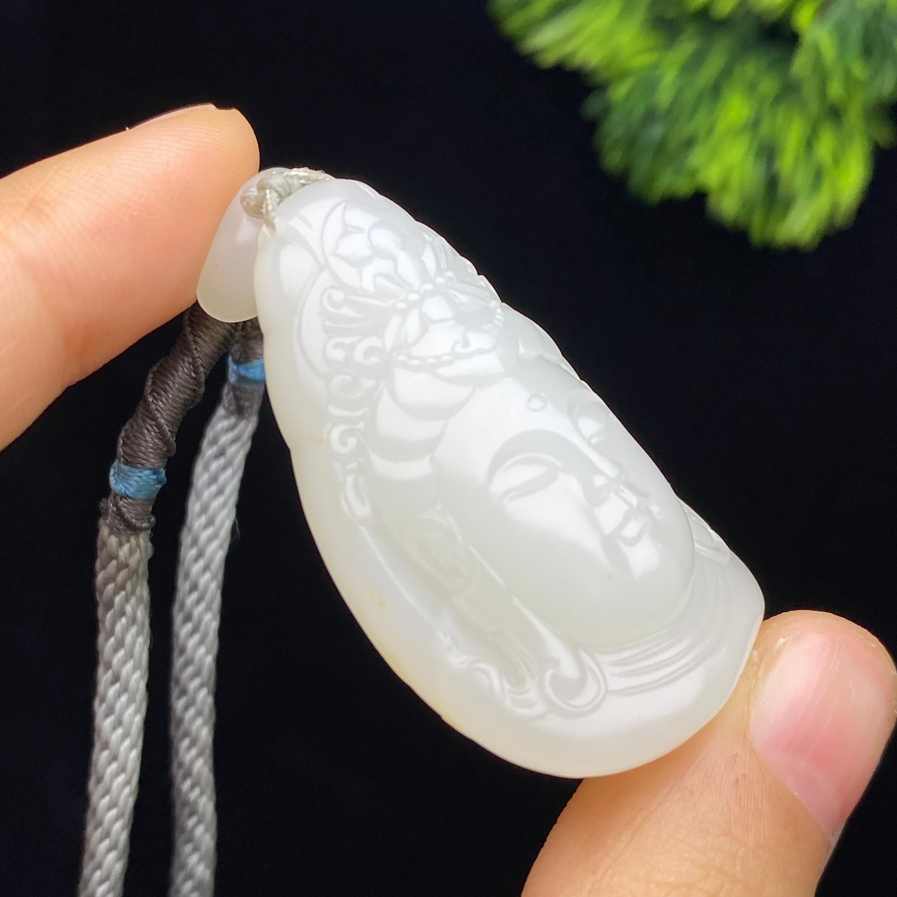 和田玉籽料观音（24.7g）