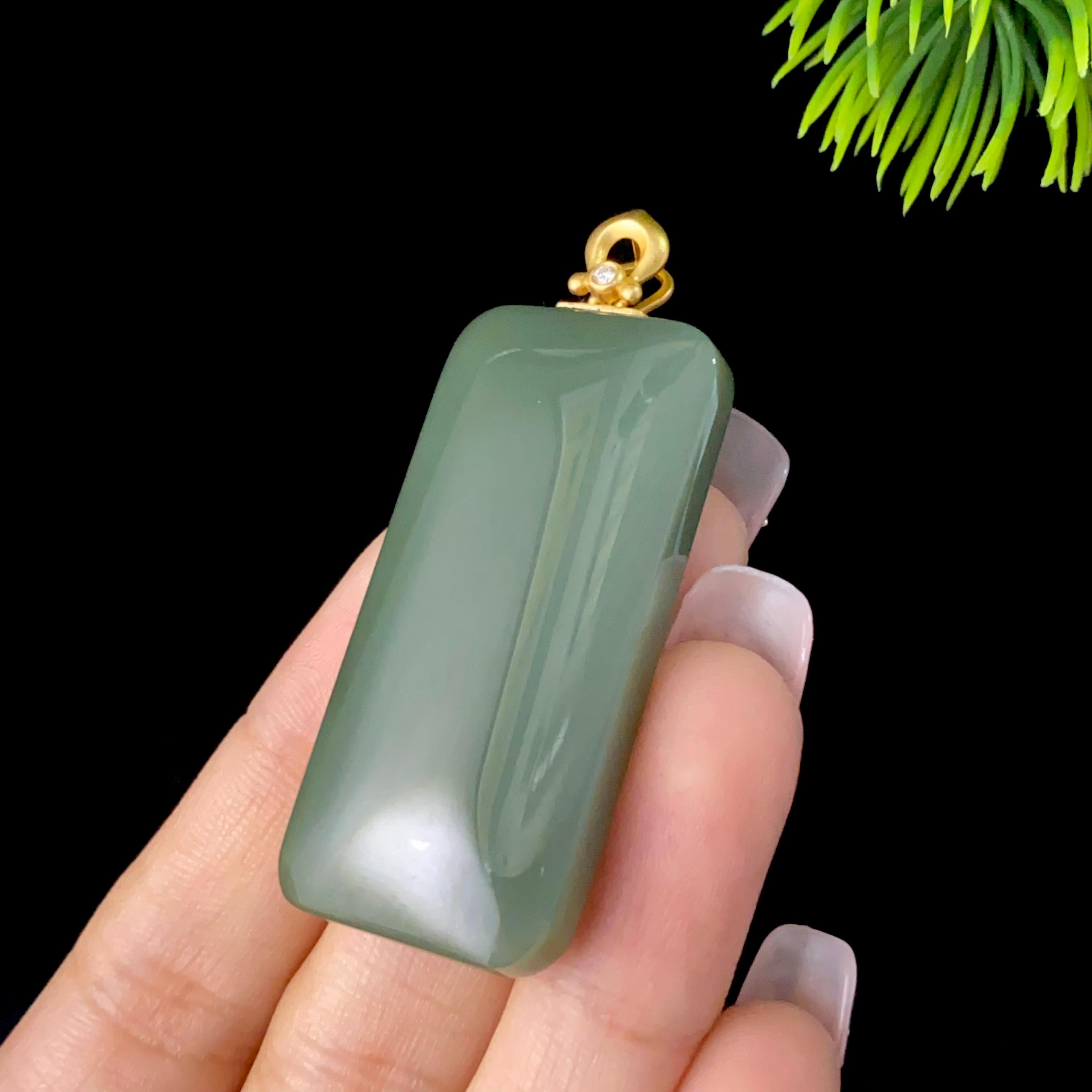 和田玉鸭蛋青18k金扣头无事牌（16.6g）