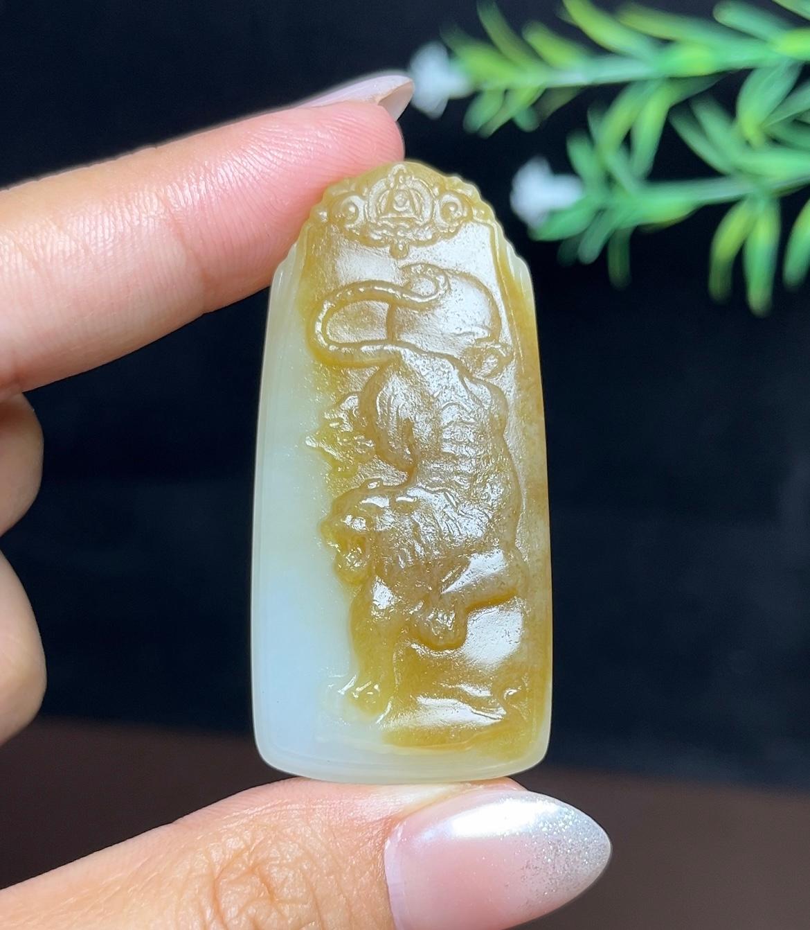 和田玉糖白下山虎（38.2g）