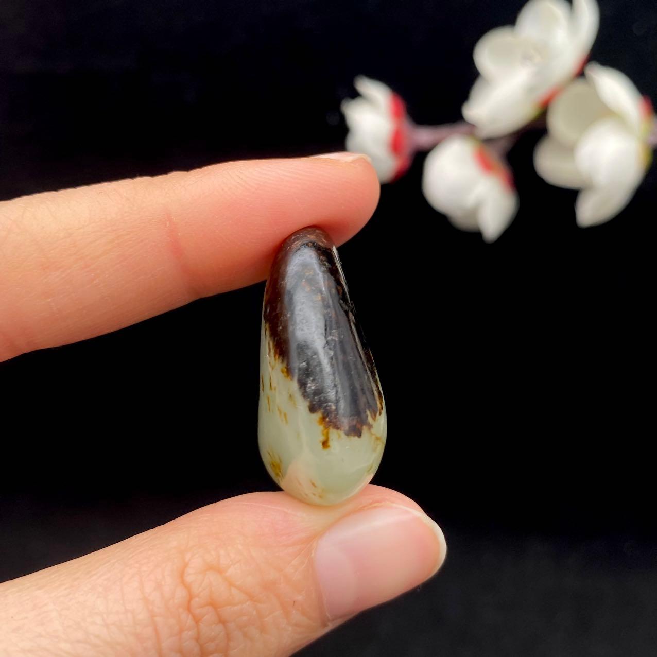 和田玉聚黑皮籽料（12.4g）