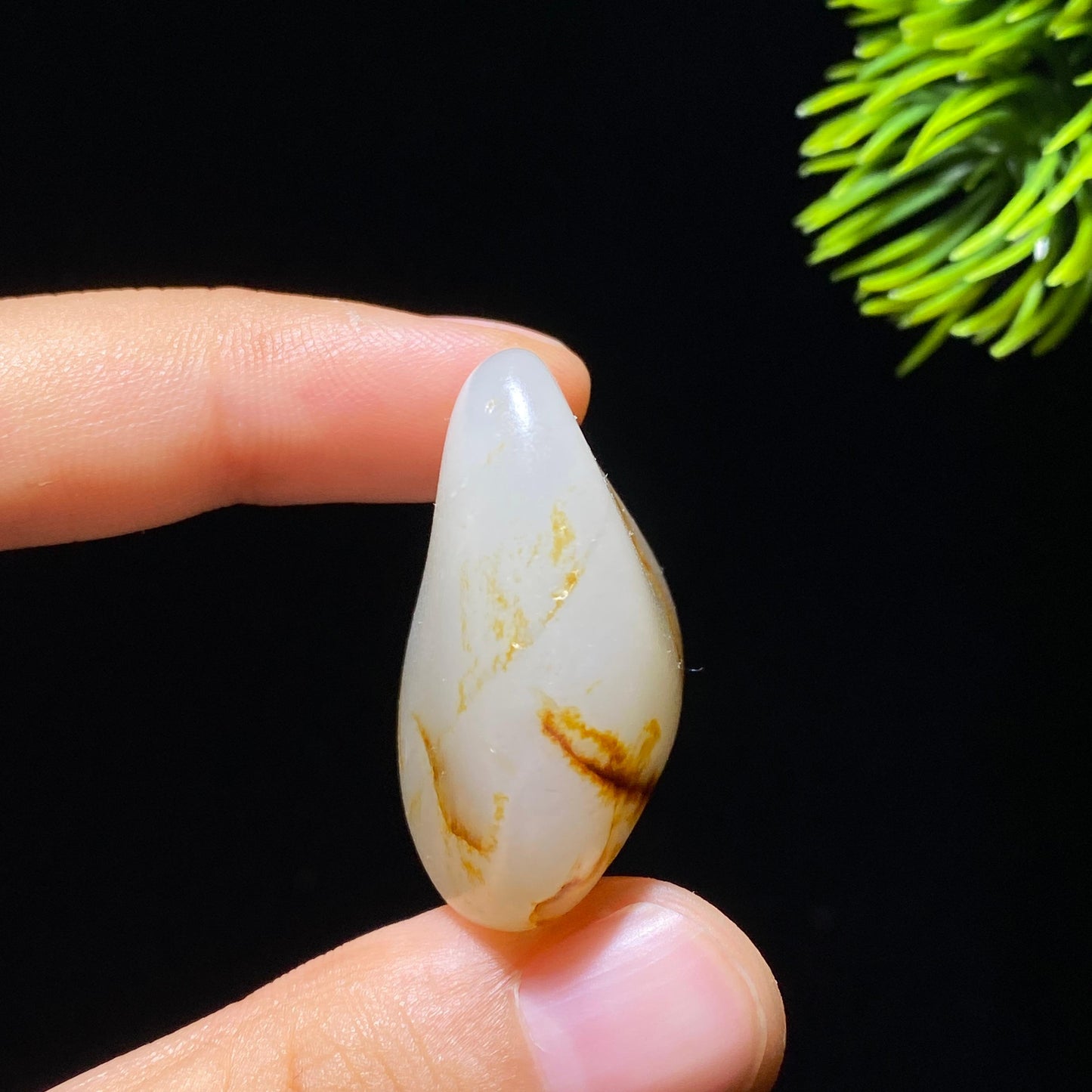 和田玉白玉红皮籽料原石（21.2g）