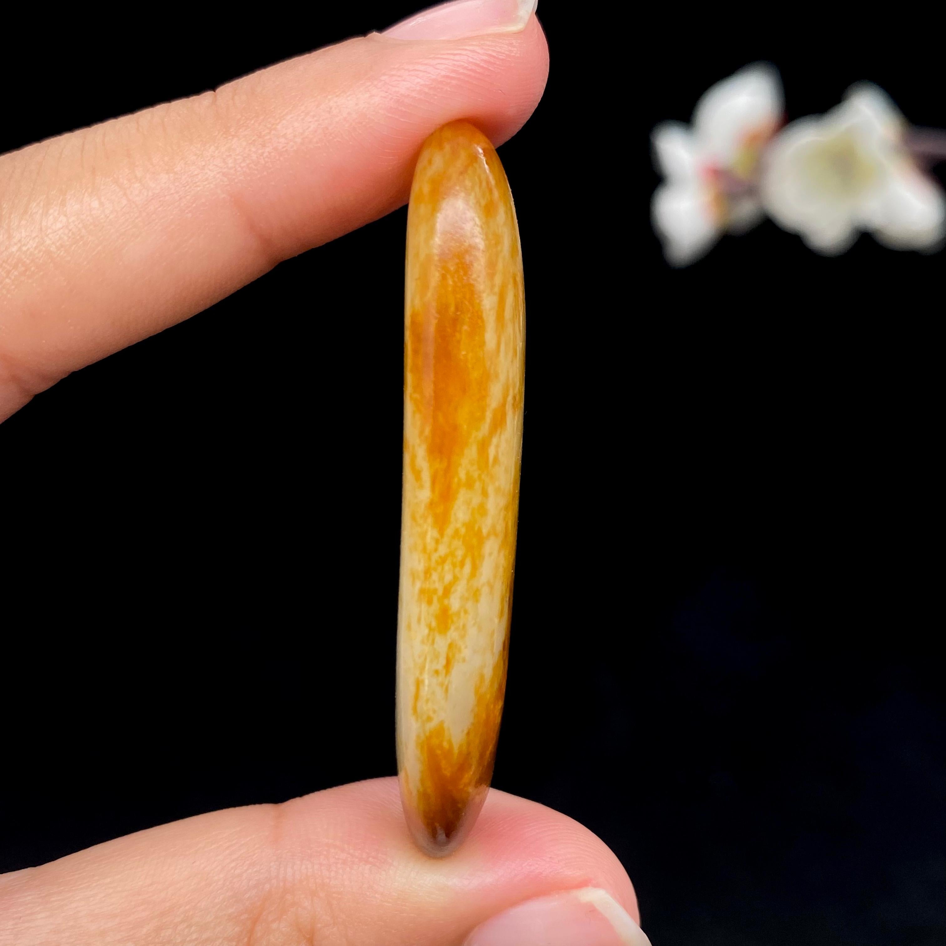 和田玉聚黄皮带洒金皮籽料挂件（14g）