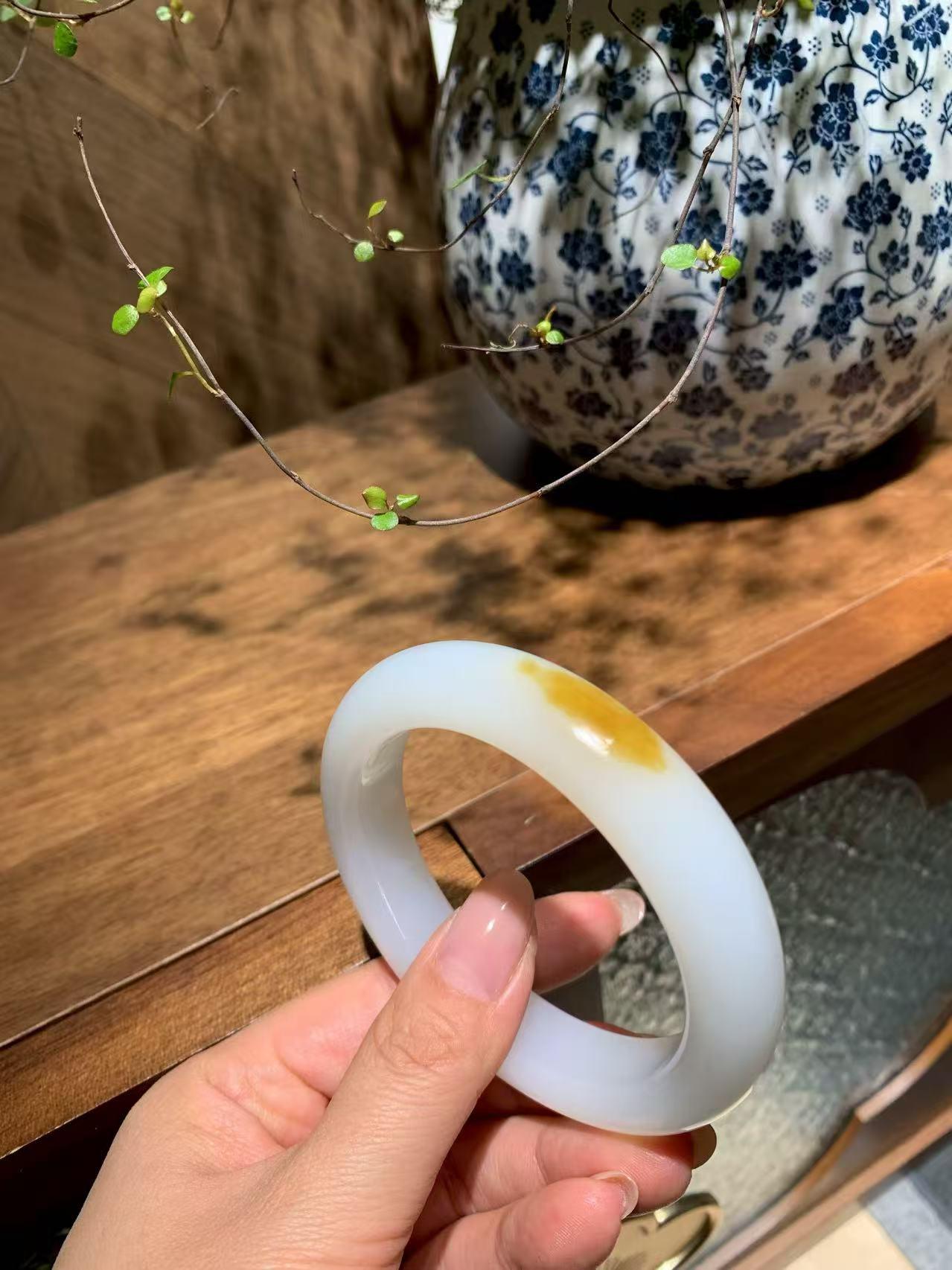 和田玉糖白手镯（79.21g）