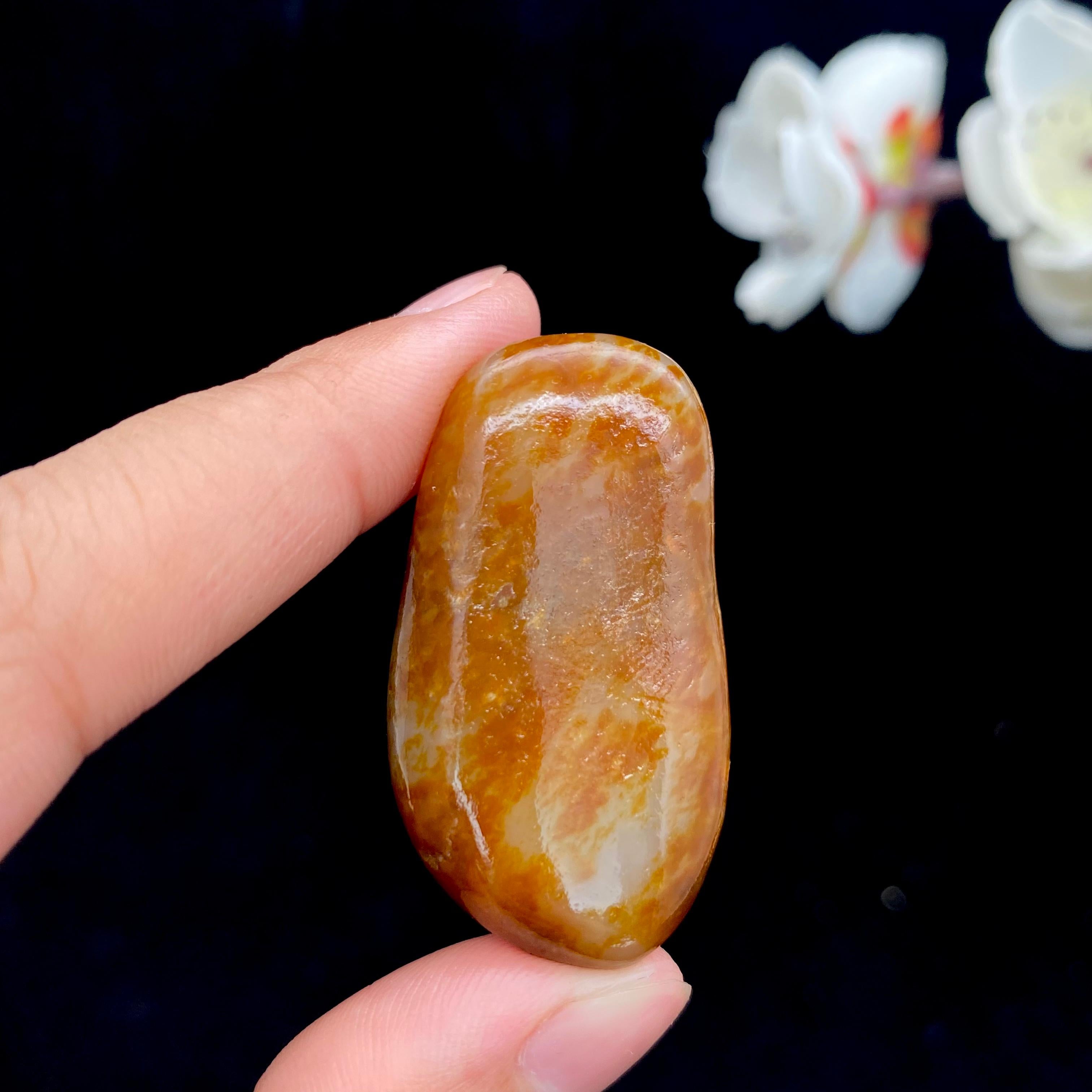 和田玉红沁皮籽料原石（16.4g）