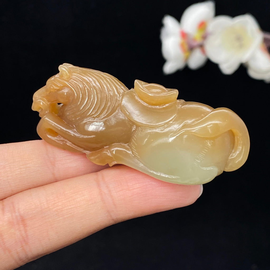 和田玉糖青白【马】挂件（33.9g）