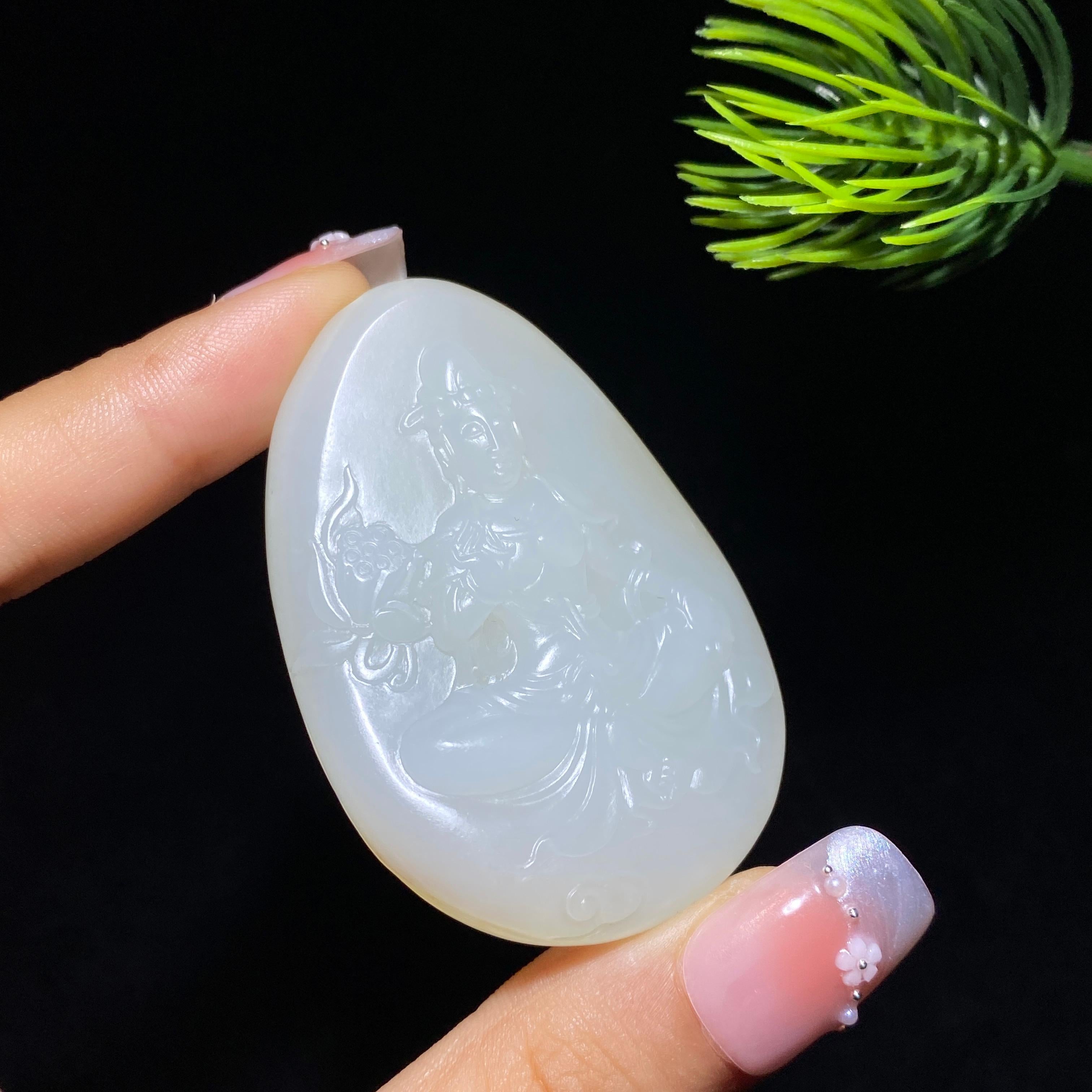 和田玉籽料大势至菩萨（46.6g）