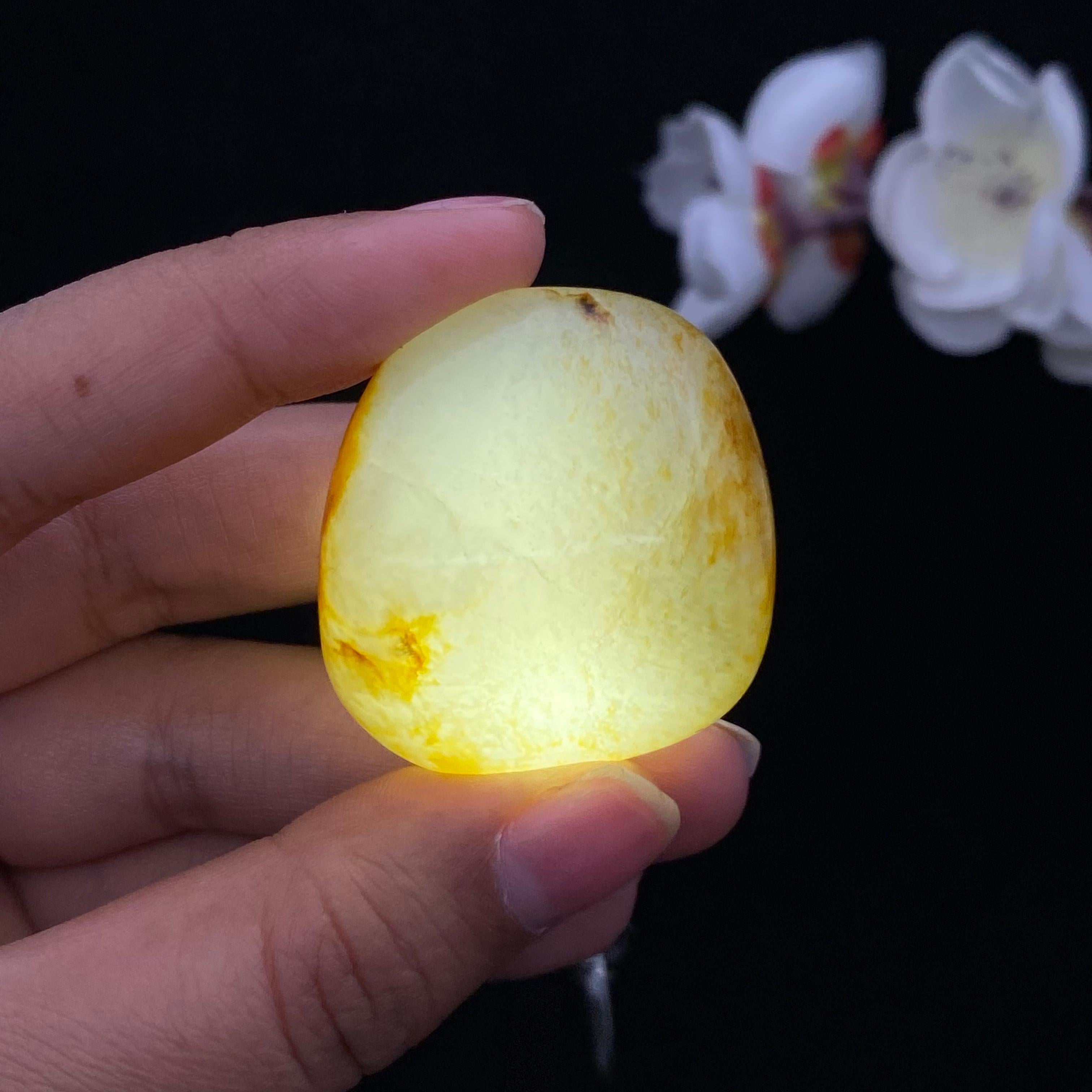 和田玉聚黄皮青花底籽料挂件（39.5g）