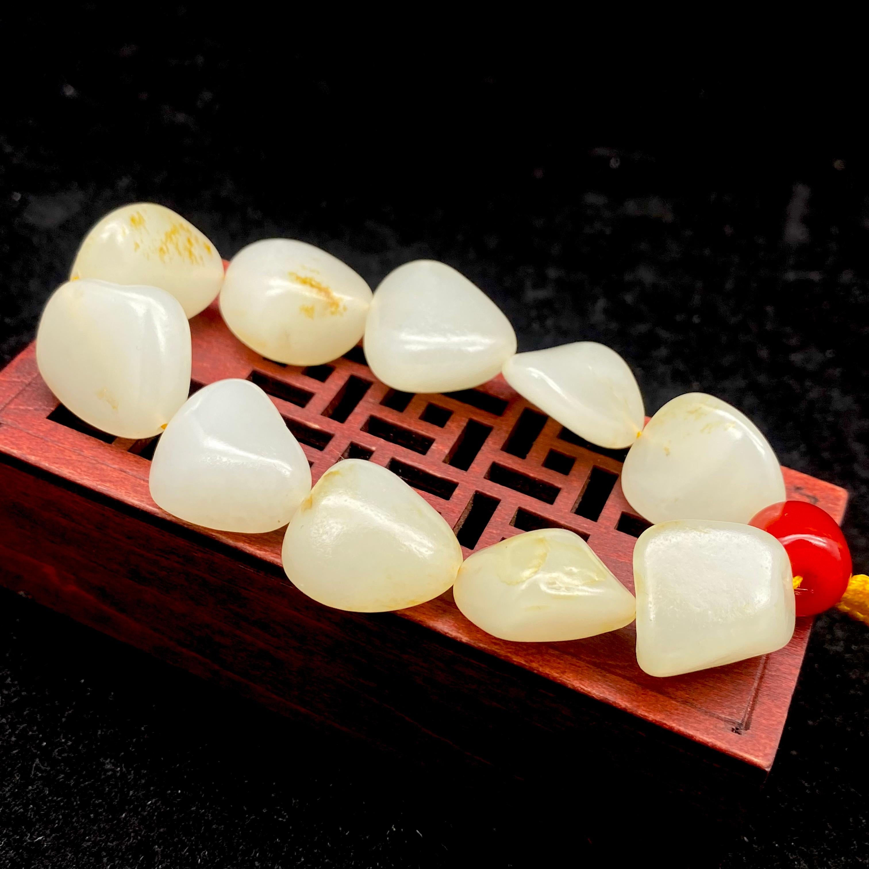 和田玉洒金皮【精品手串】（54.5g）