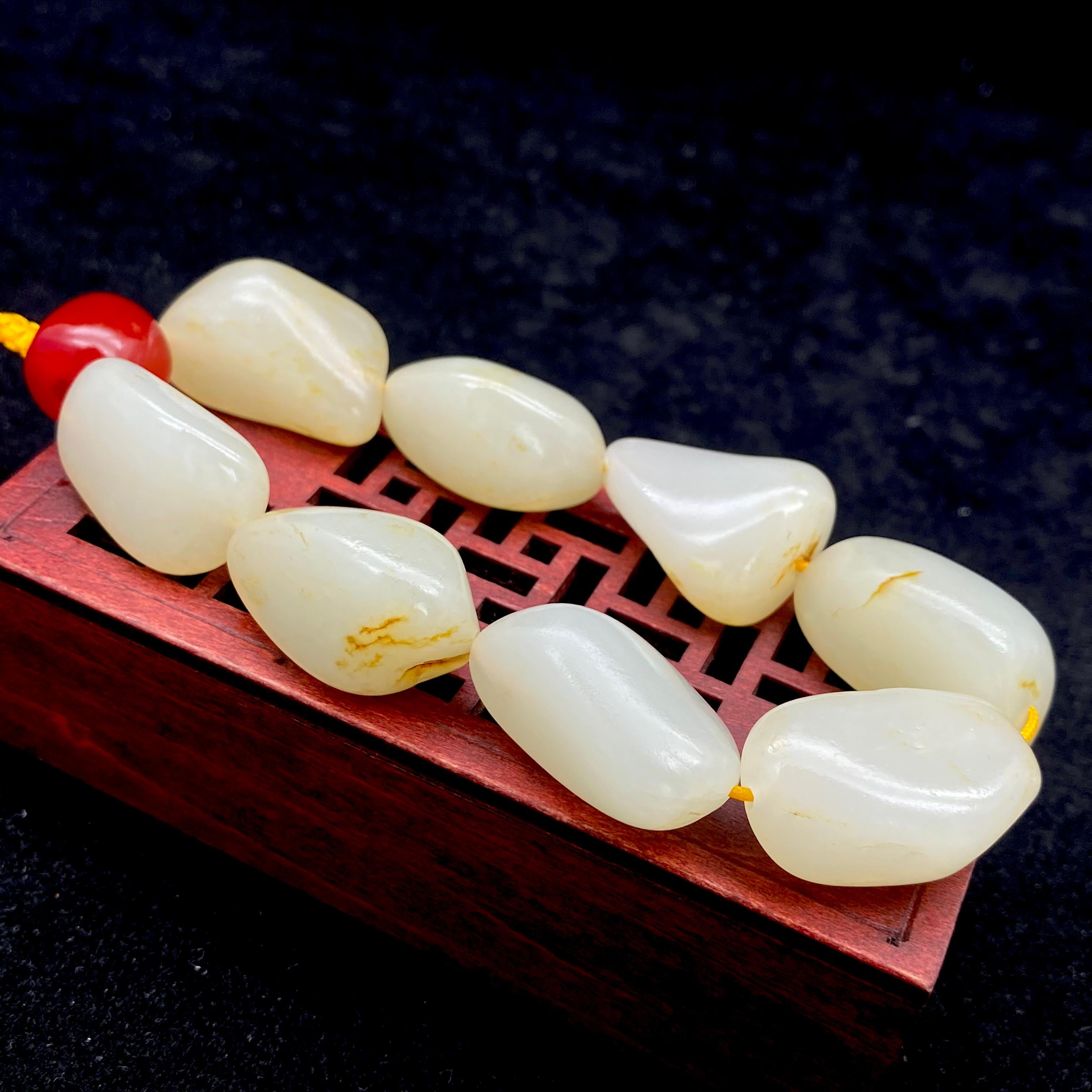 和田玉洒金皮【精品手串】（68.2g）