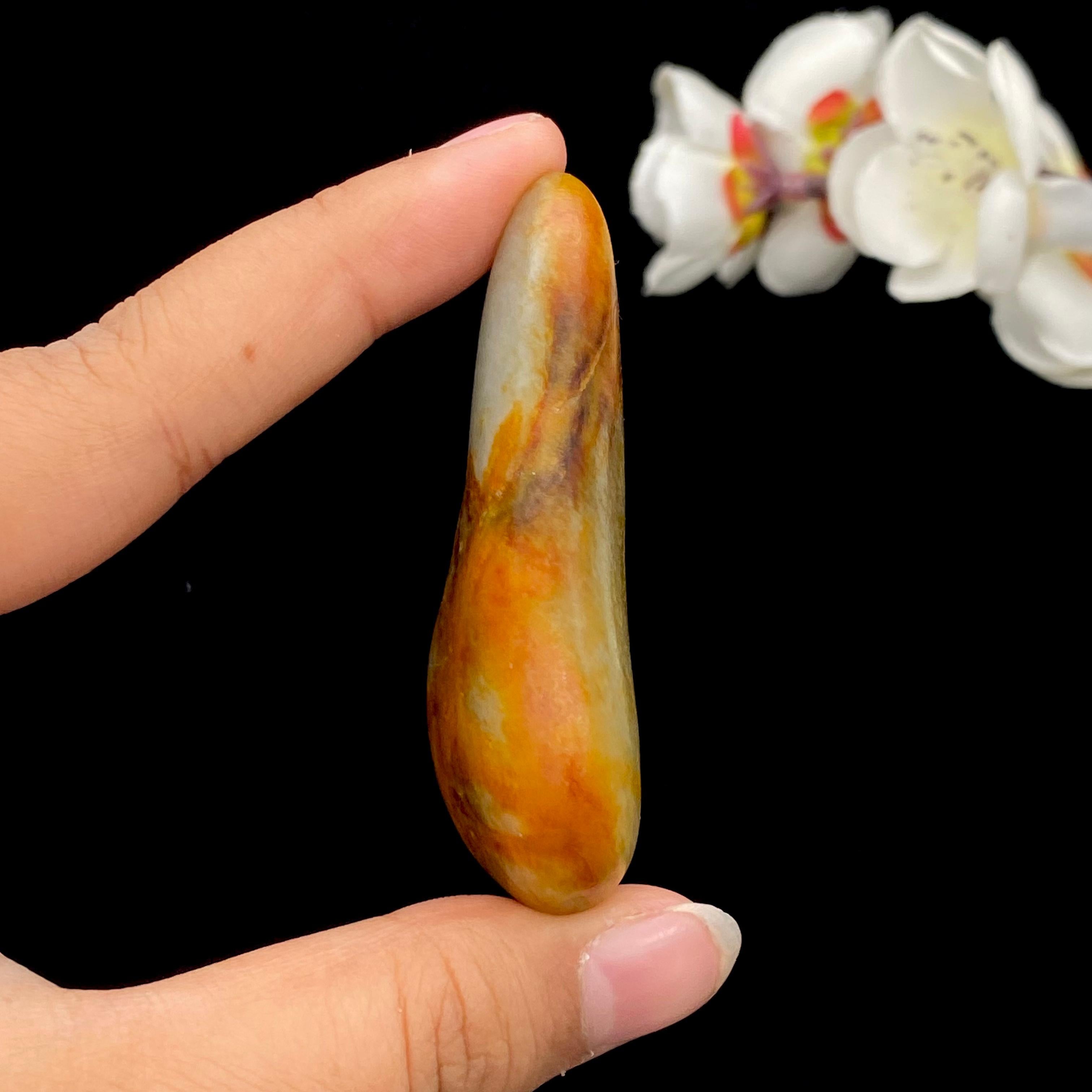 【超值推荐】和田玉聚黄皮籽料原石（54.3g）