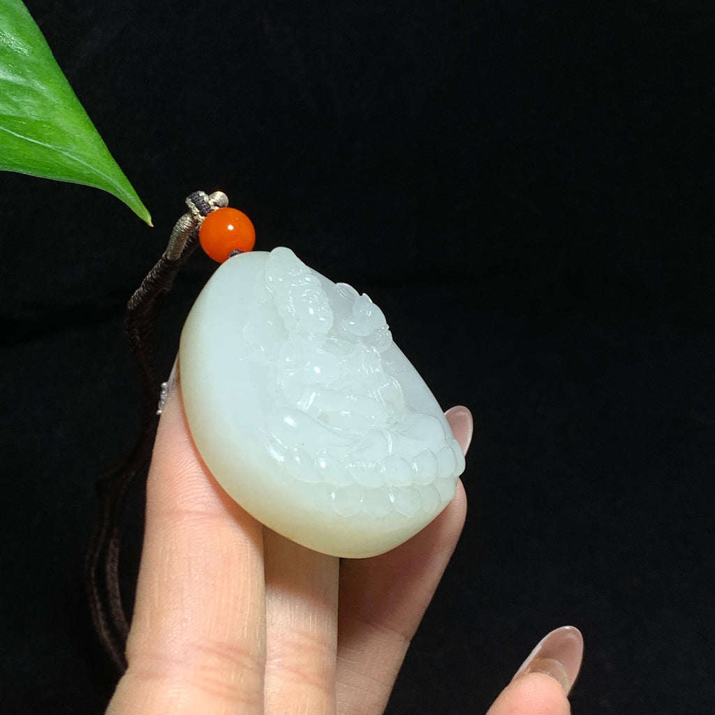 和田籽料秋梨皮白玉观音挂件（47.2g）