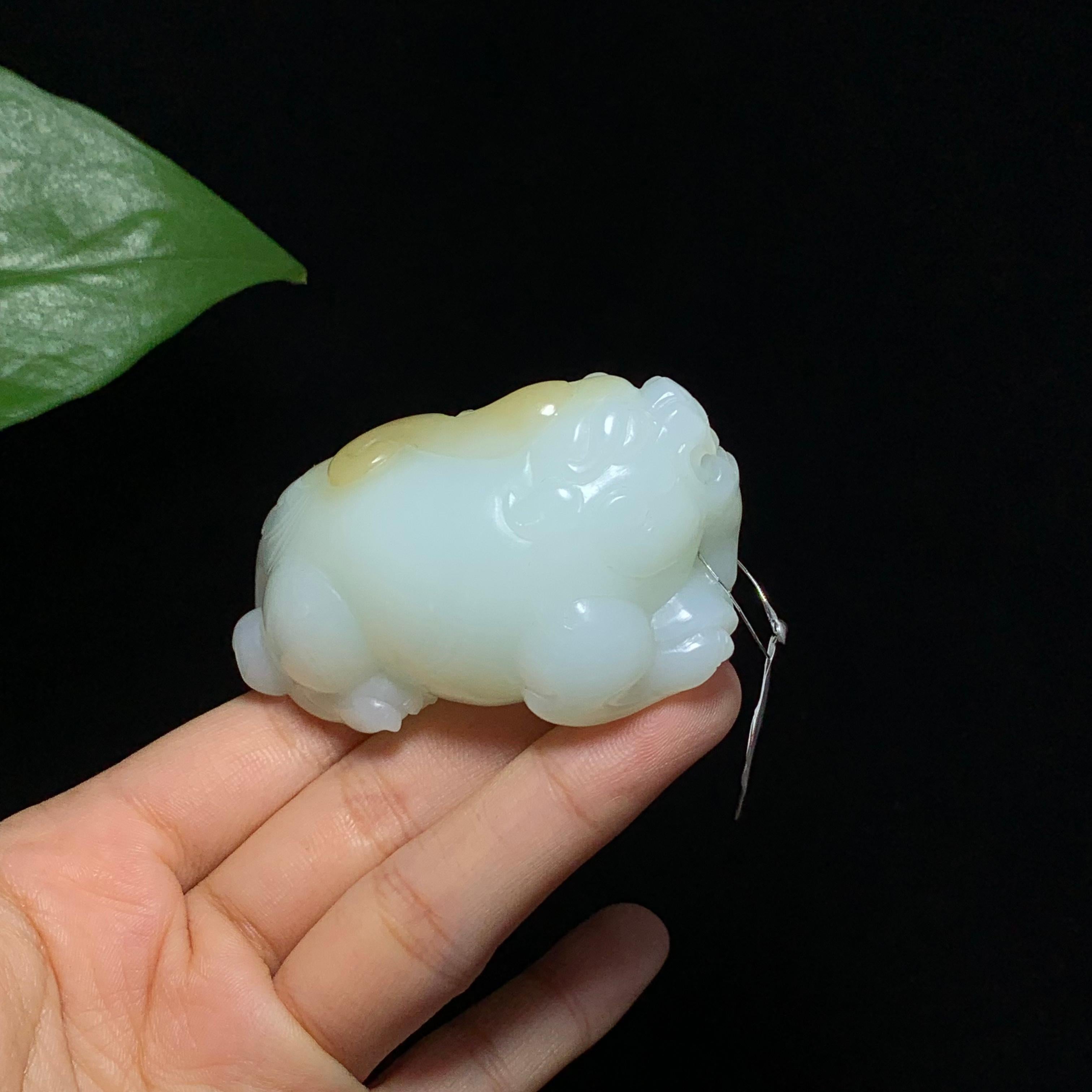 收藏级新疆且末金山糖白玉貔貅手把件（124.0g）